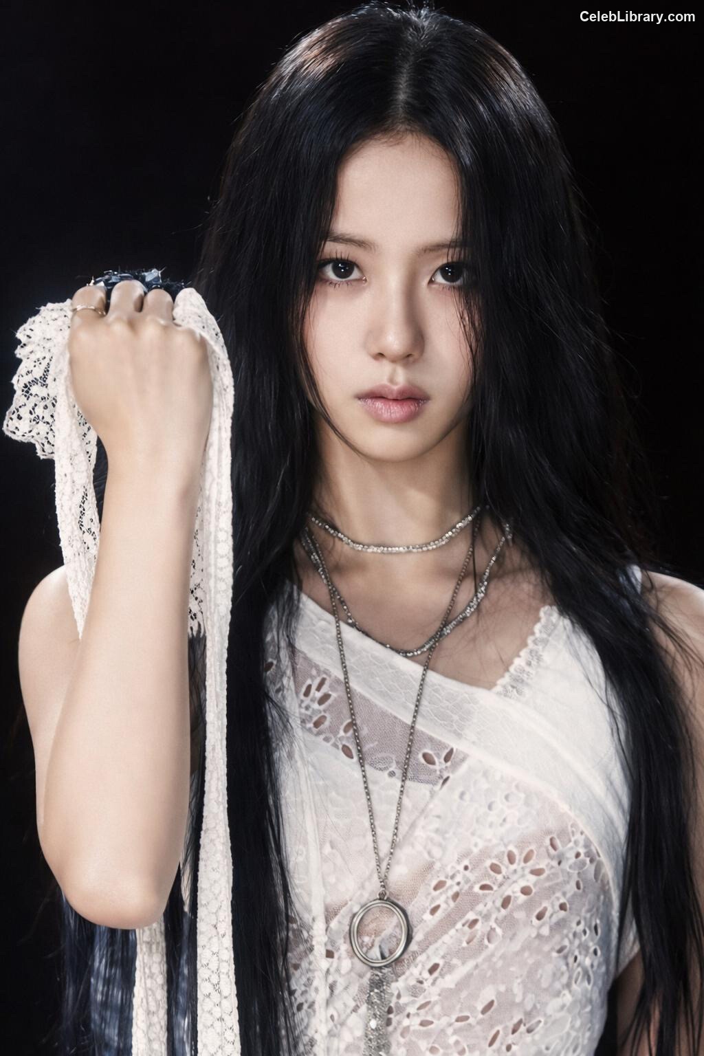 Jisoo  - BLΛƆKPIИK ( BLACKPINK ) photo 4 of 2451