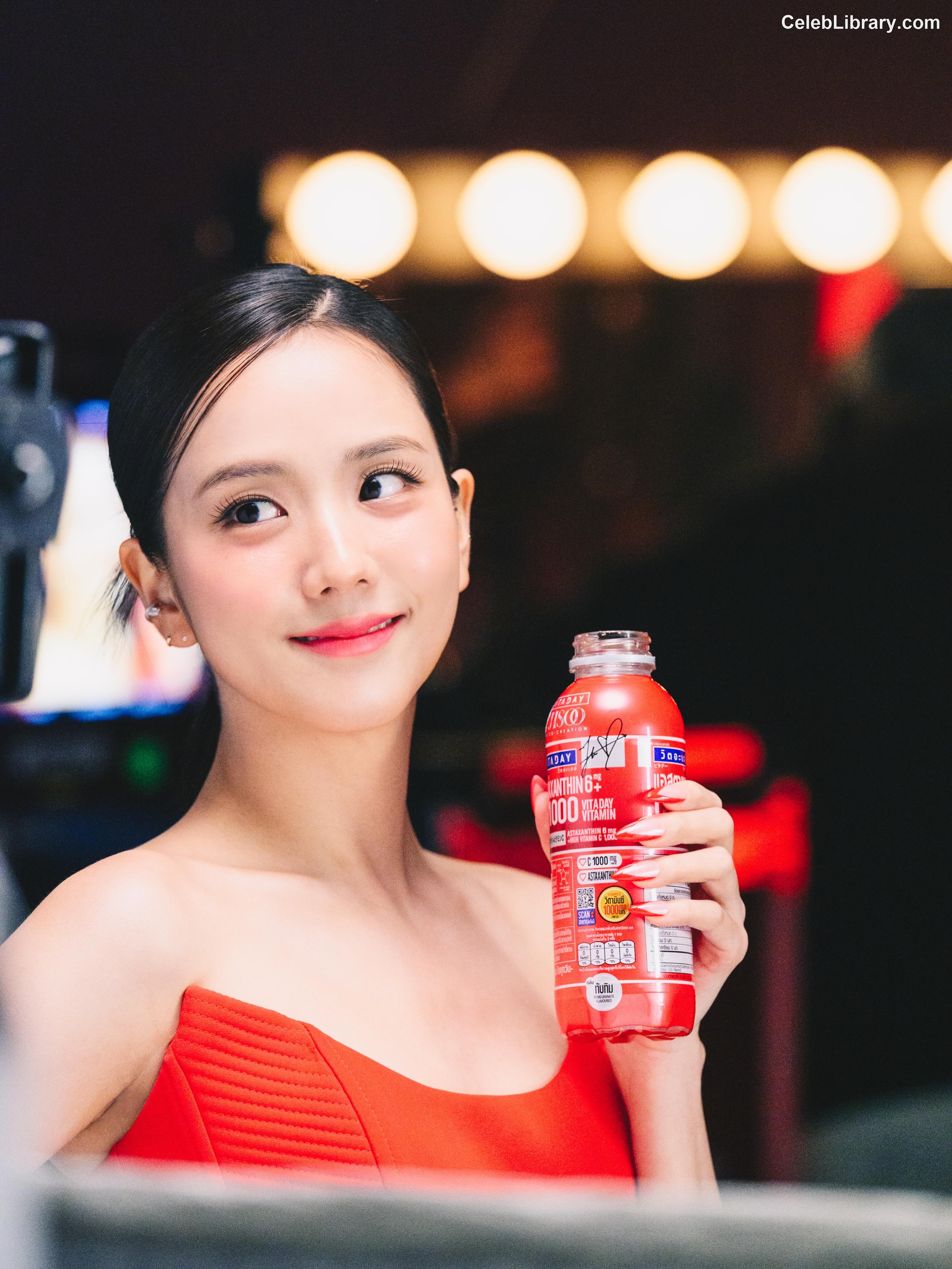 Jisoo  - BLΛƆKPIИK ( BLACKPINK ) photo 9 of 2451