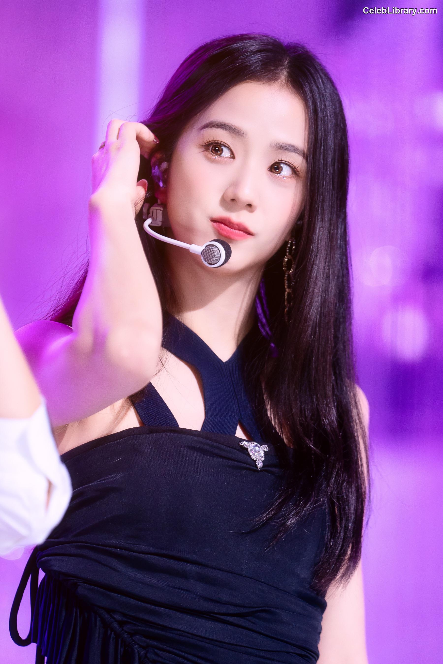 Jisoo  - BLΛƆKPIИK ( BLACKPINK ) photo 21 of 2451