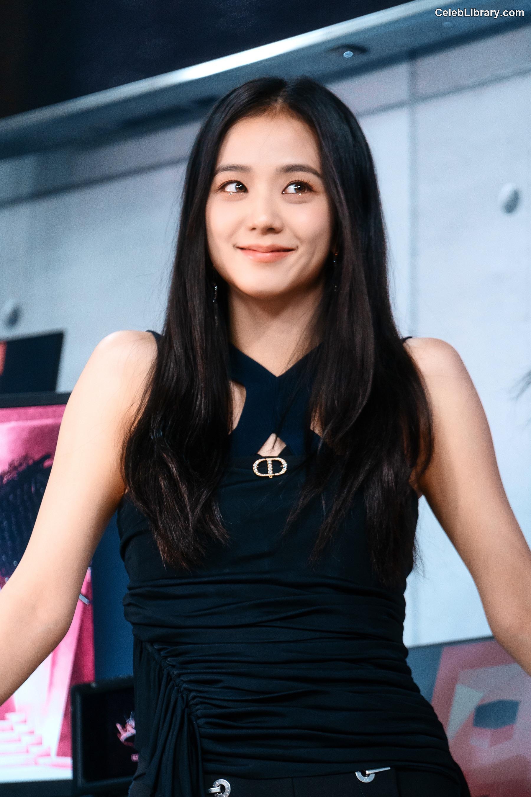 Jisoo  - BLΛƆKPIИK ( BLACKPINK ) photo 22 of 2451