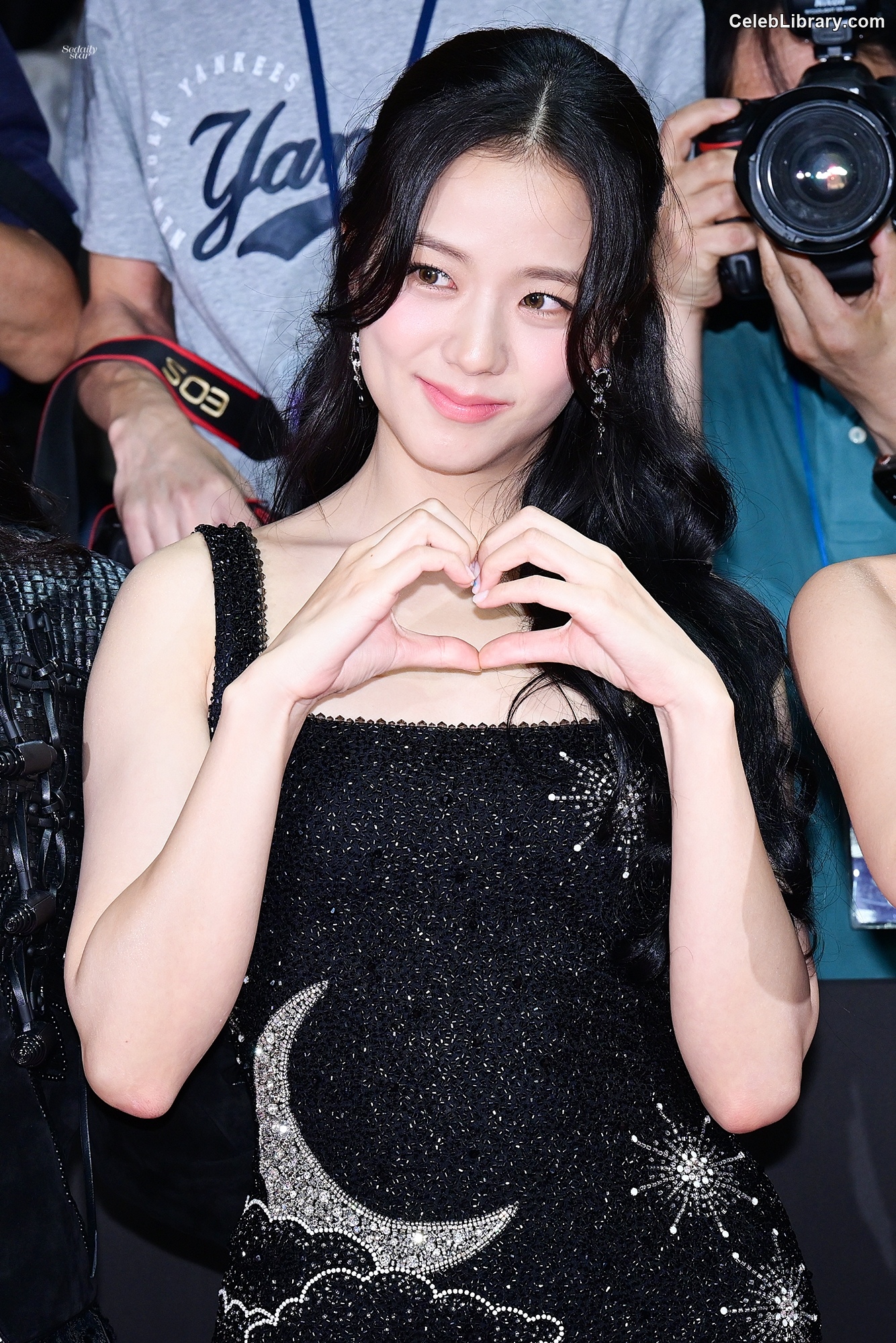 Jisoo  - BLΛƆKPIИK ( BLACKPINK ) photo 4 of 2451