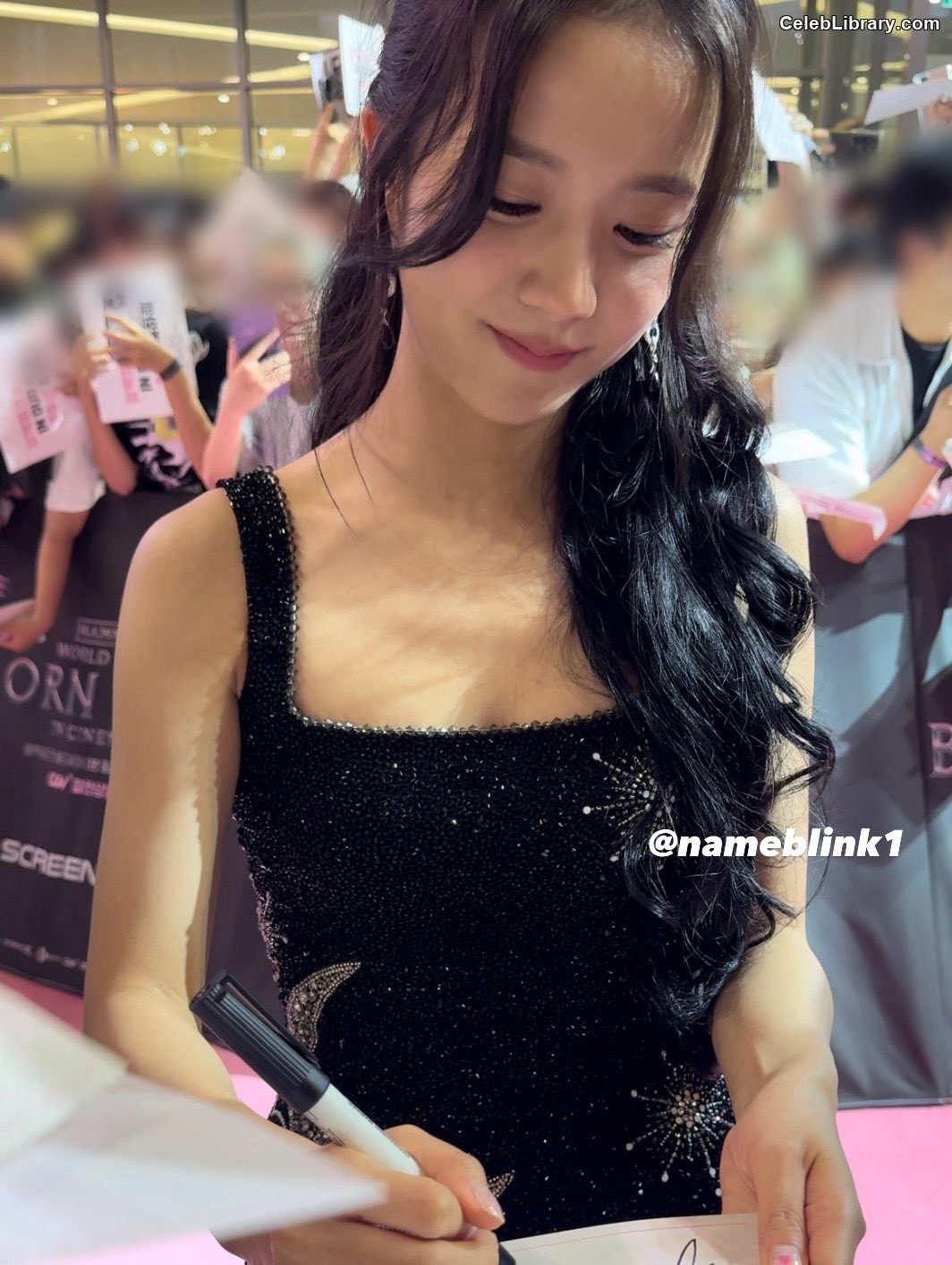 Jisoo  - BLΛƆKPIИK ( BLACKPINK ) photo 9 of 2451