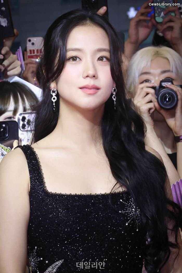 Jisoo  - BLΛƆKPIИK ( BLACKPINK ) photo 11 of 2451