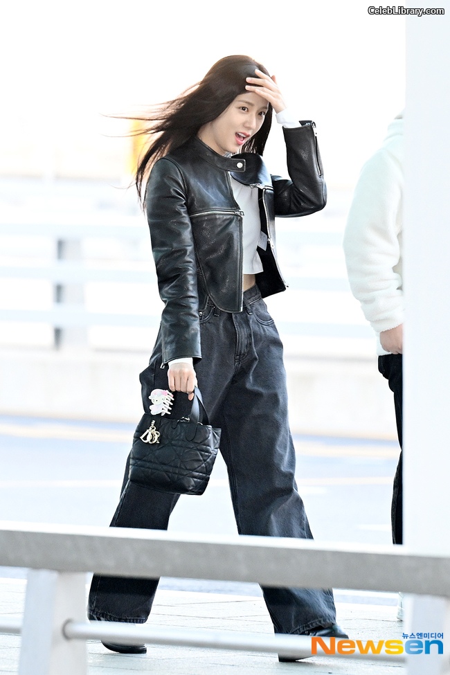 Jisoo  - BLΛƆKPIИK ( BLACKPINK ) photo 20 of 2451