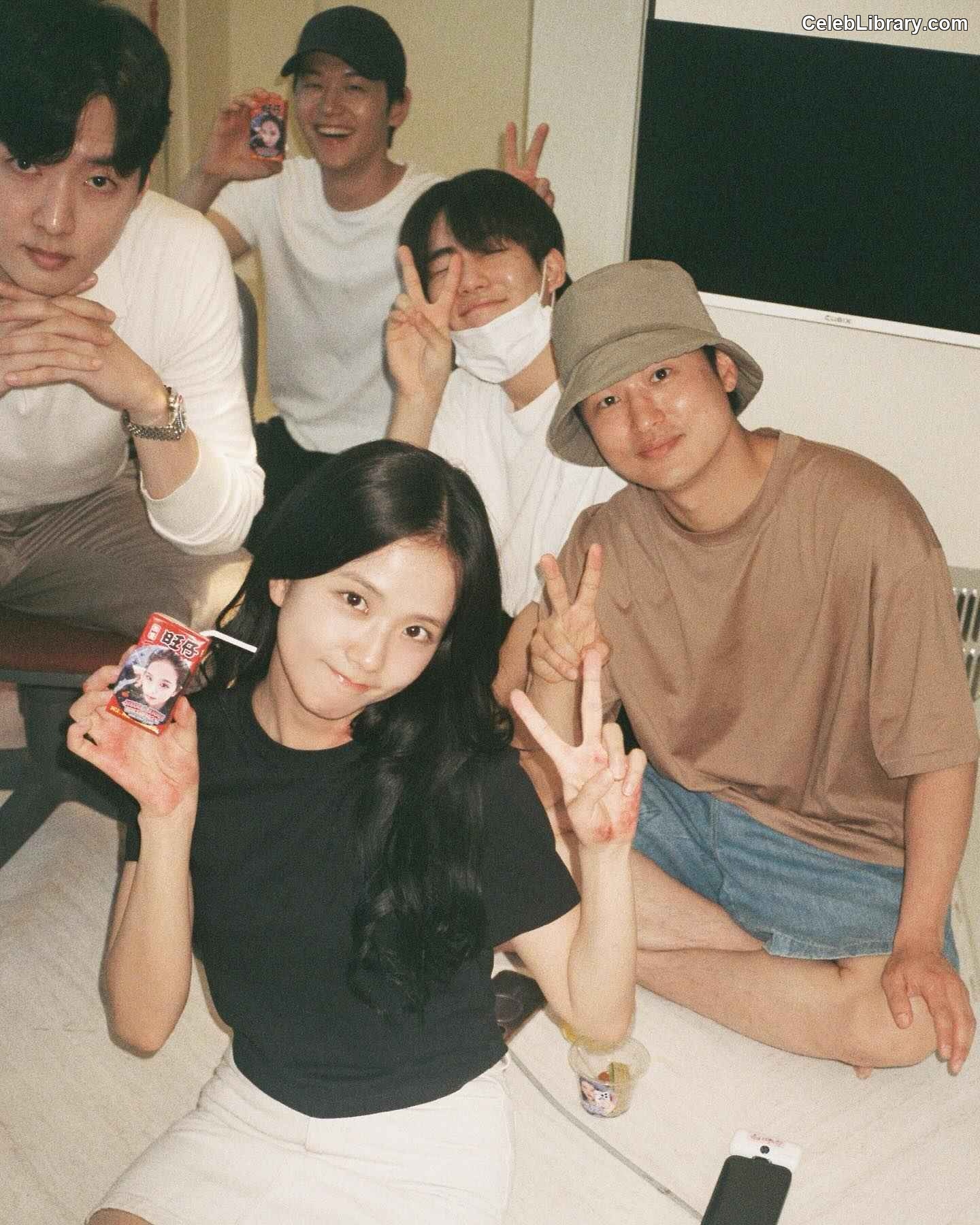 Jisoo  - BLΛƆKPIИK ( BLACKPINK ) photo 10 of 2451