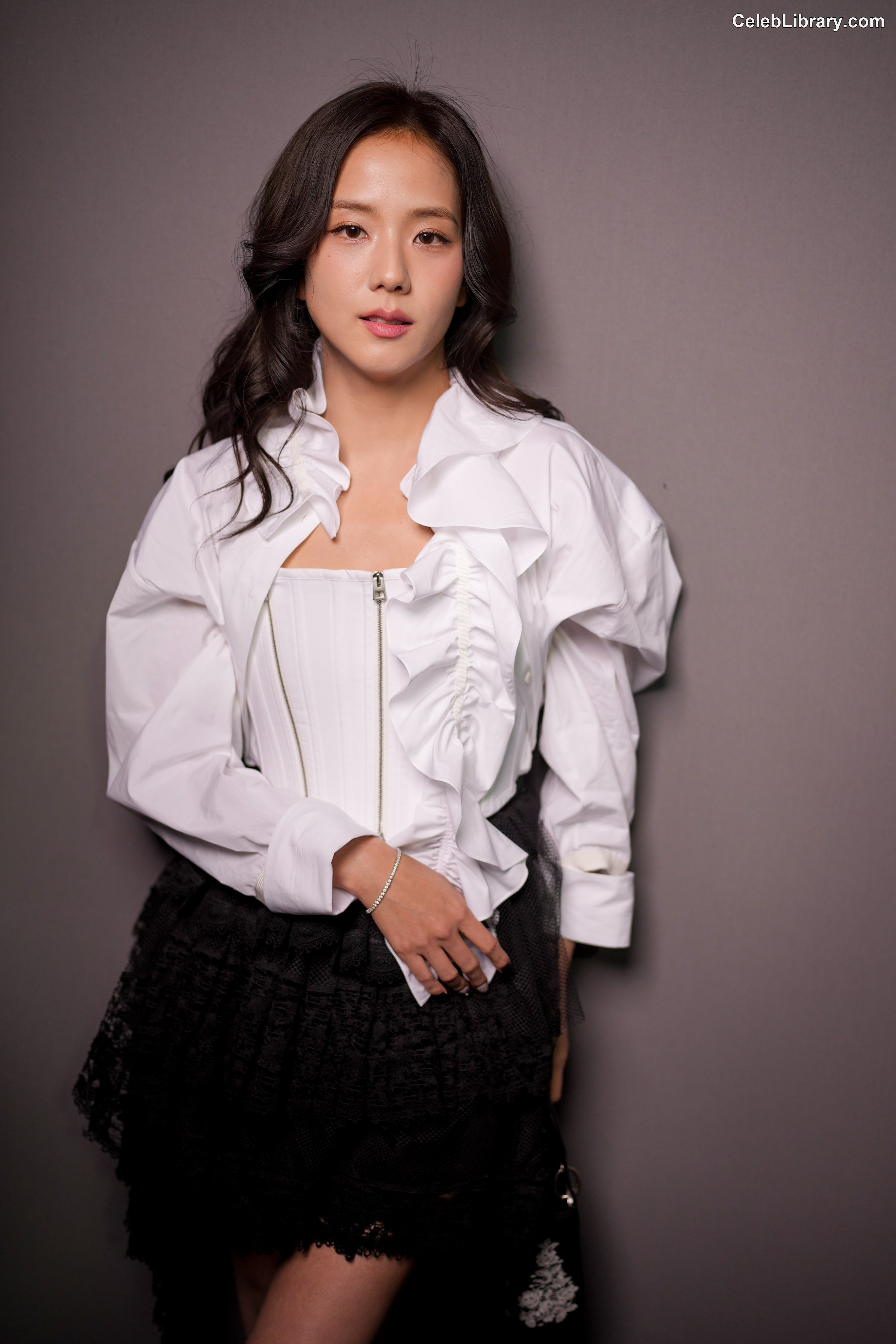 Jisoo  - BLΛƆKPIИK ( BLACKPINK ) photo 2 of 2451