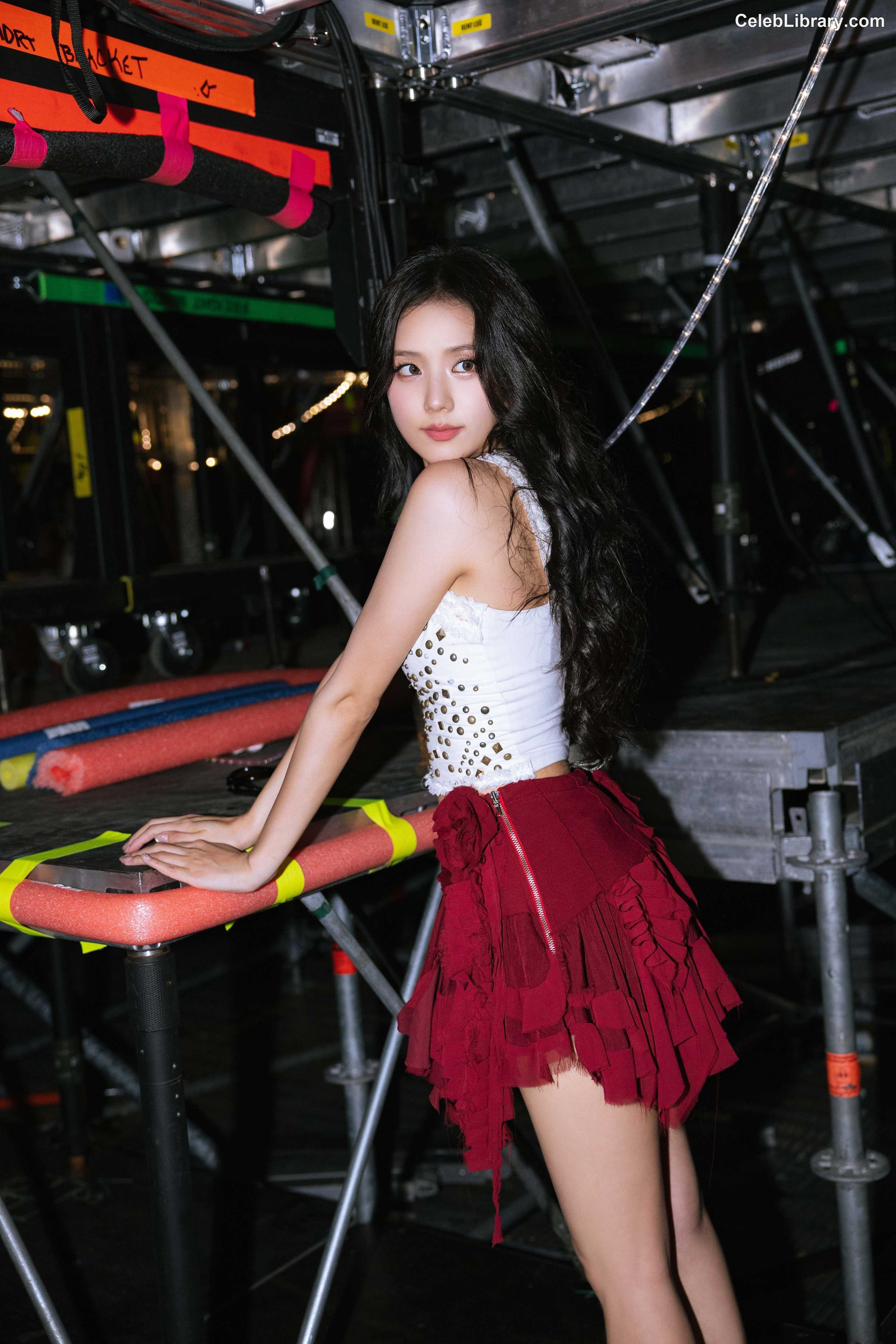 Jisoo  - BLΛƆKPIИK ( BLACKPINK ) photo 8 of 2451