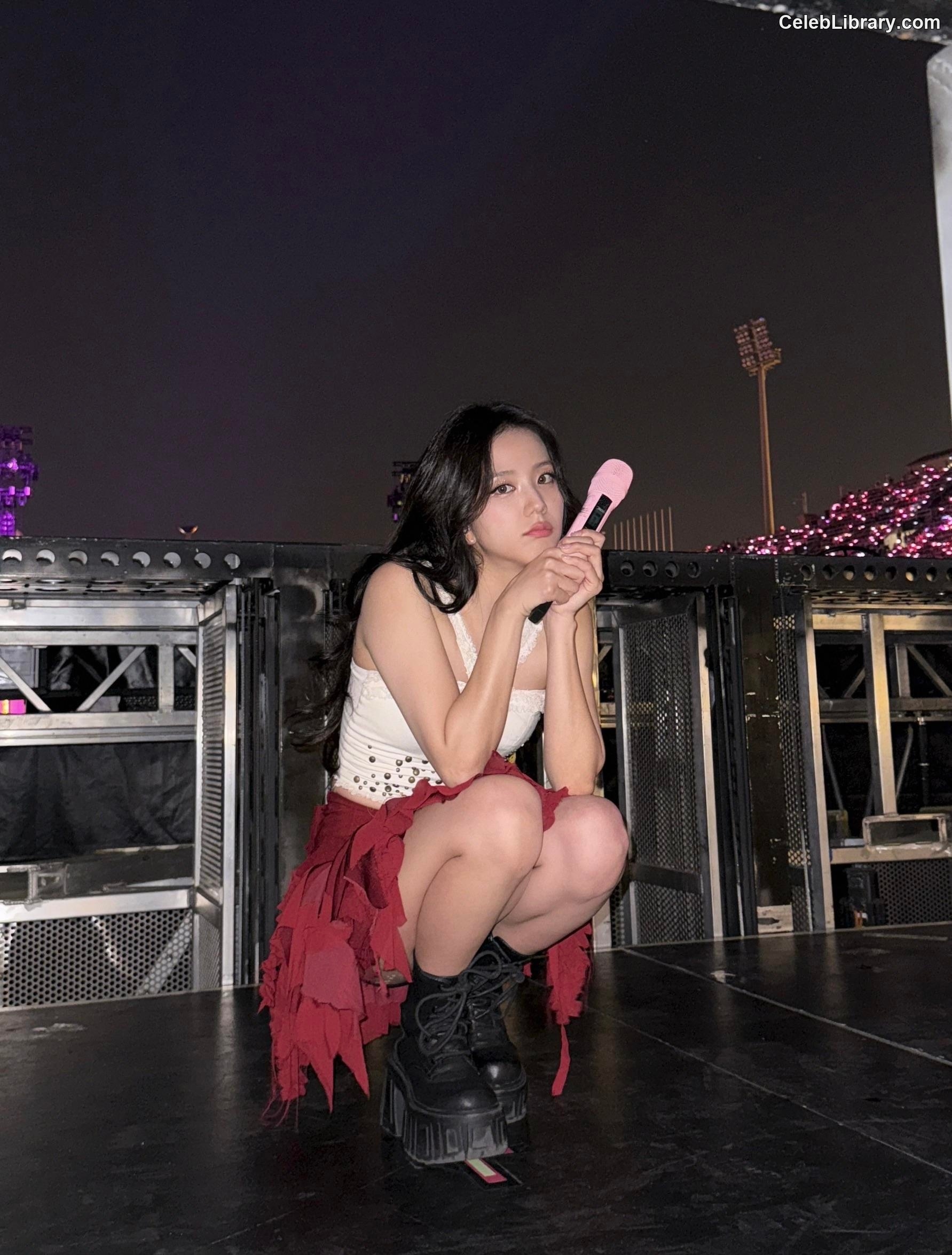 Jisoo  - BLΛƆKPIИK ( BLACKPINK ) photo 9 of 2451