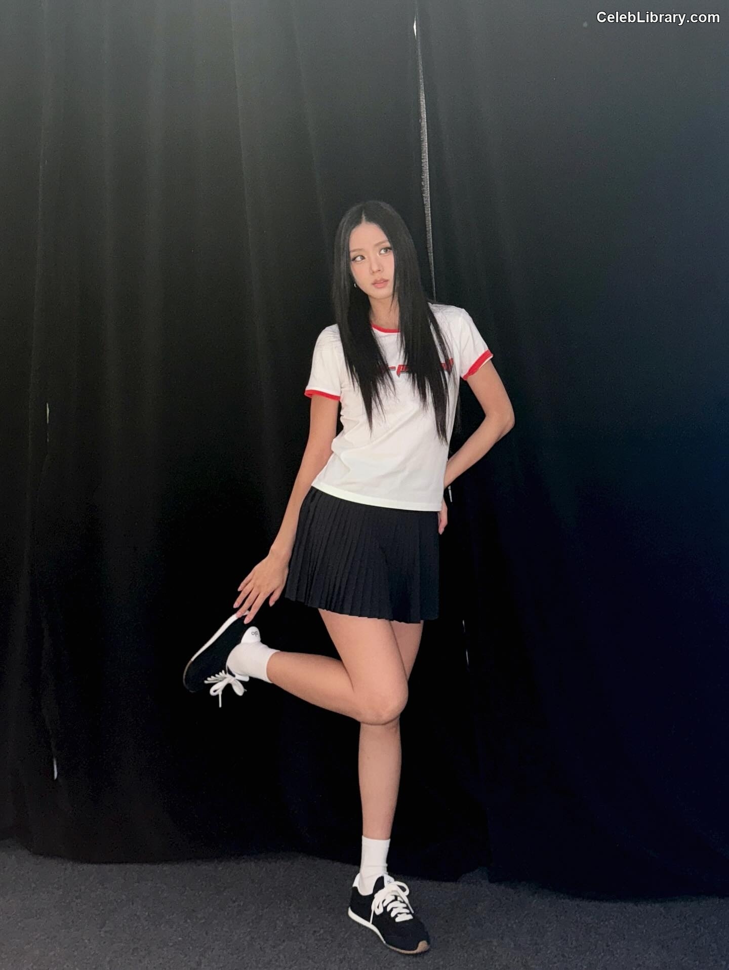 Jisoo  - BLΛƆKPIИK ( BLACKPINK ) photo 15 of 2451