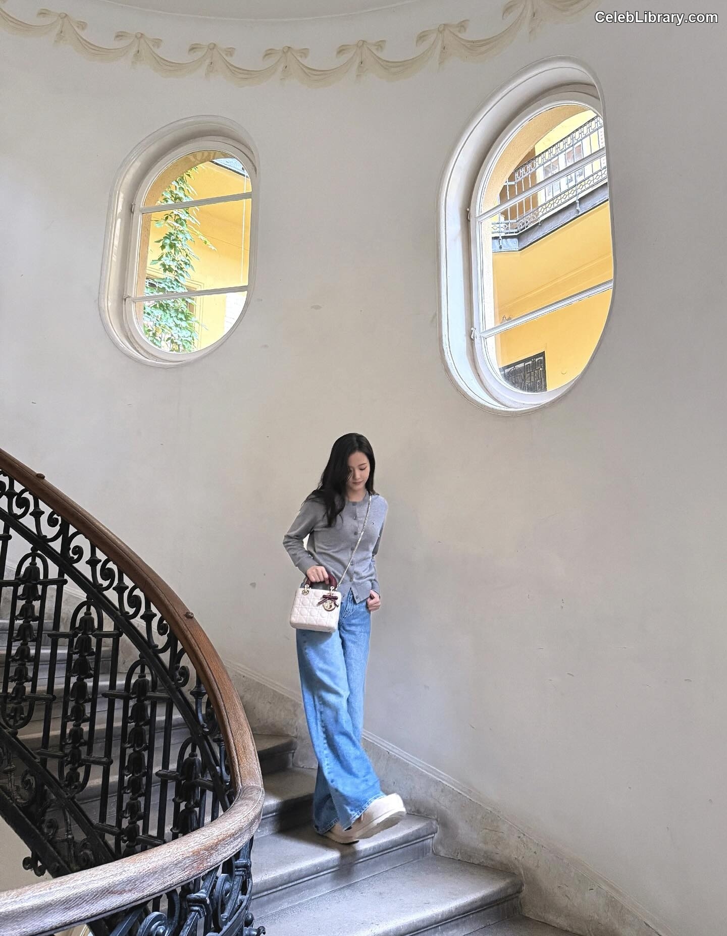Jisoo  - BLΛƆKPIИK ( BLACKPINK ) photo 12 of 2451