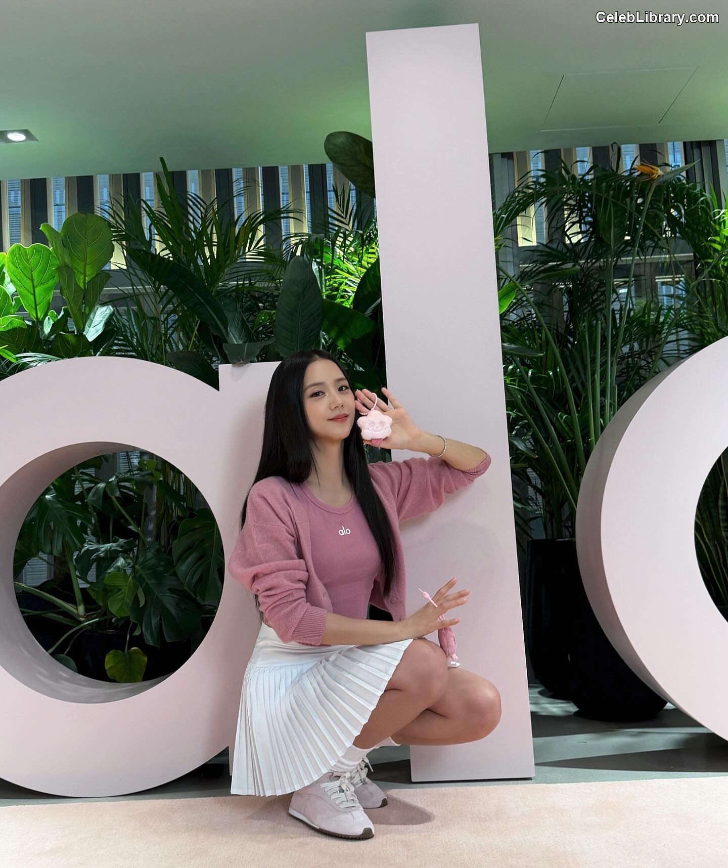 Jisoo  - BLΛƆKPIИK ( BLACKPINK ) photo 1 of 2451
