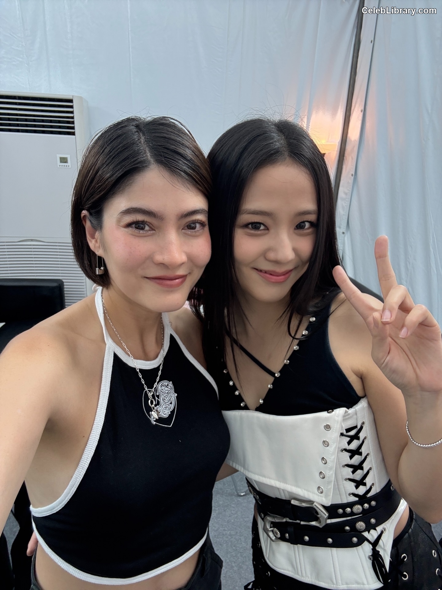 Jisoo  - BLΛƆKPIИK ( BLACKPINK ) photo 10 of 2451