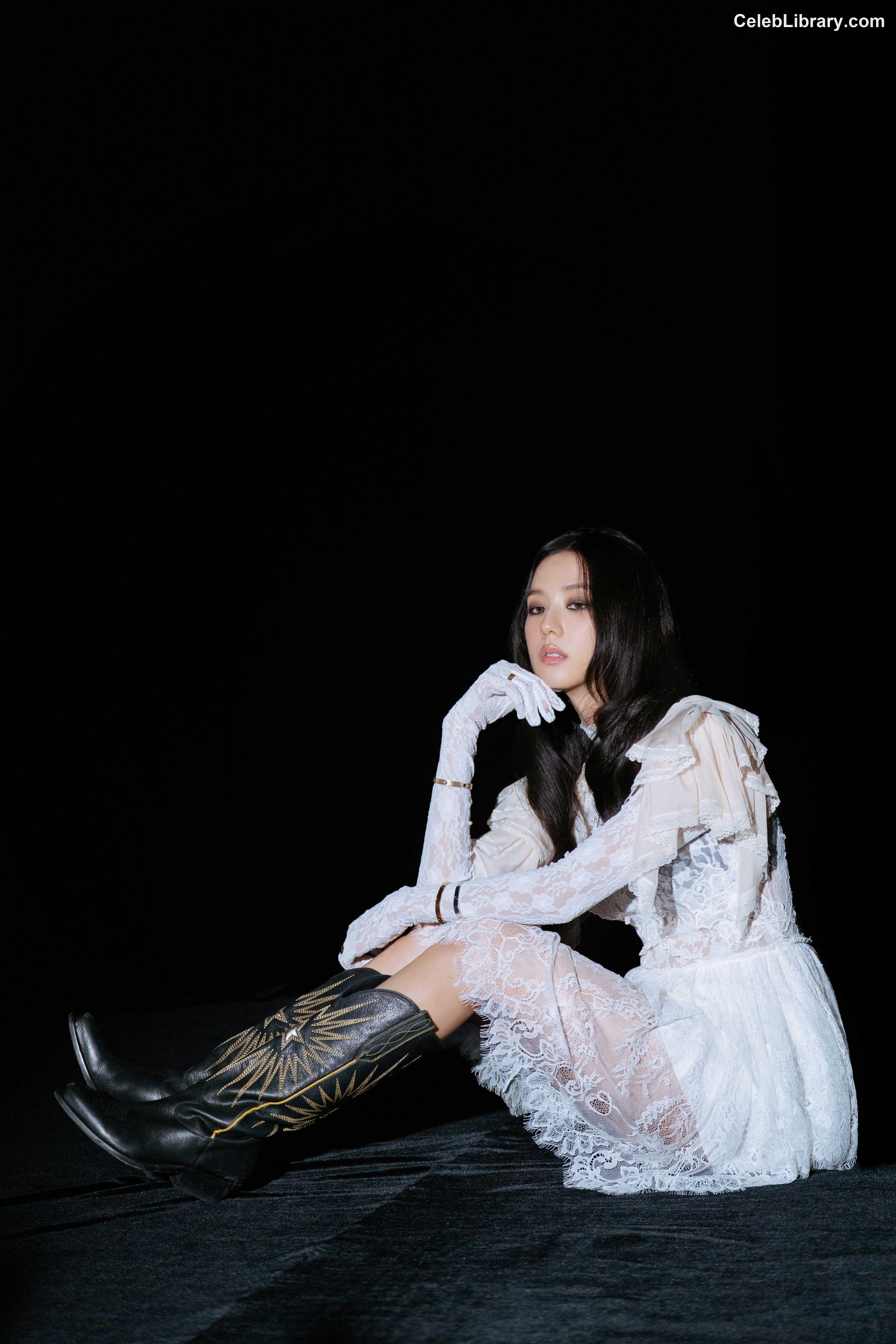 Jisoo  - BLΛƆKPIИK ( BLACKPINK ) photo 9 of 2451