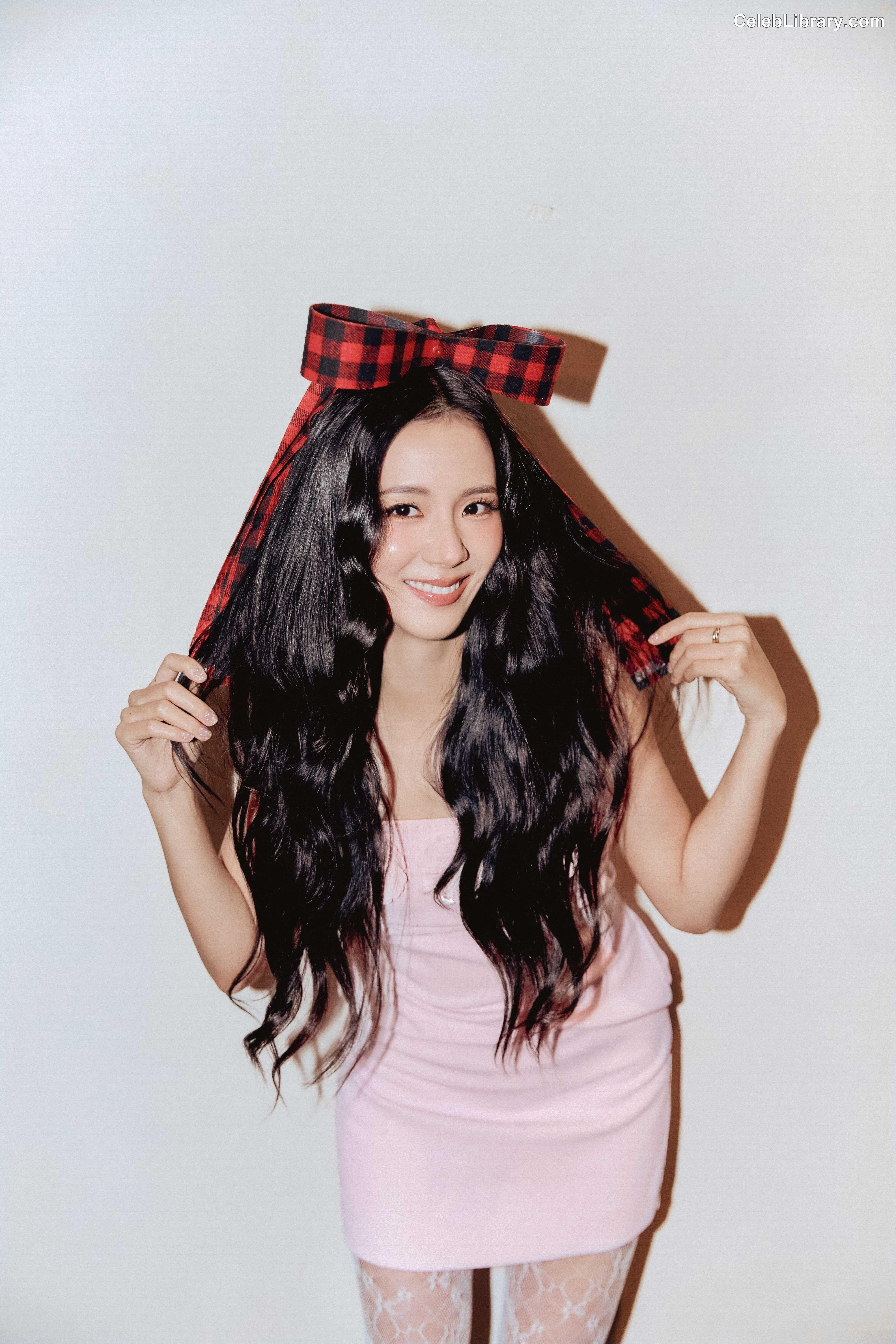 Jisoo  - BLΛƆKPIИK ( BLACKPINK ) photo 3 of 2451