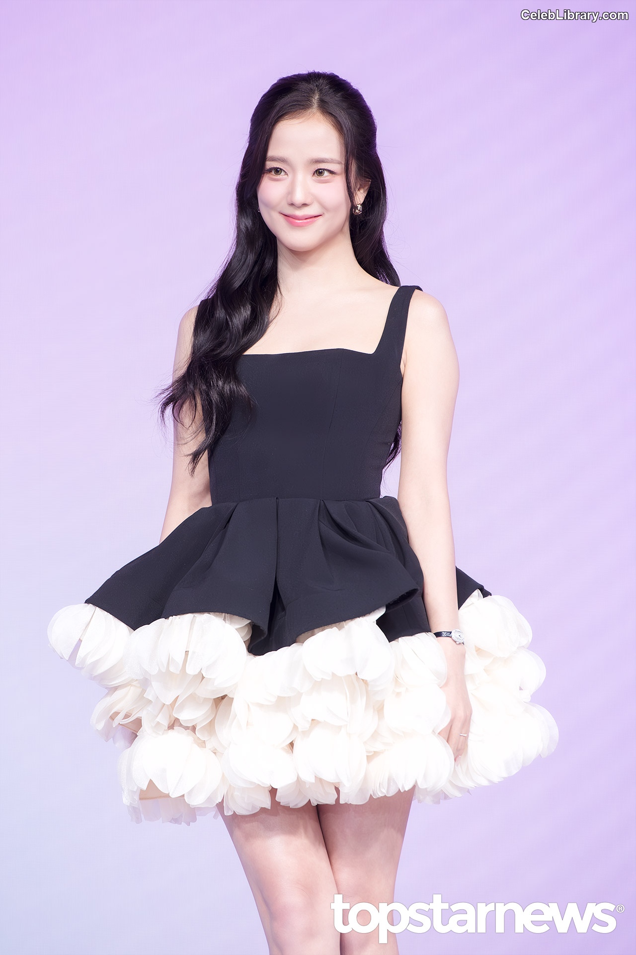 Jisoo  - BLΛƆKPIИK ( BLACKPINK ) photo 1 of 2451