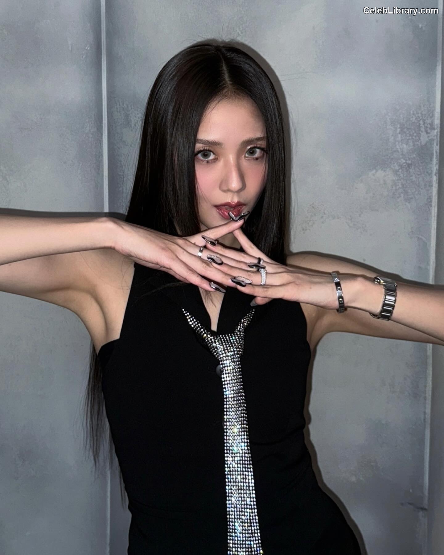 Jisoo  - BLΛƆKPIИK ( BLACKPINK ) photo 4 of 2451