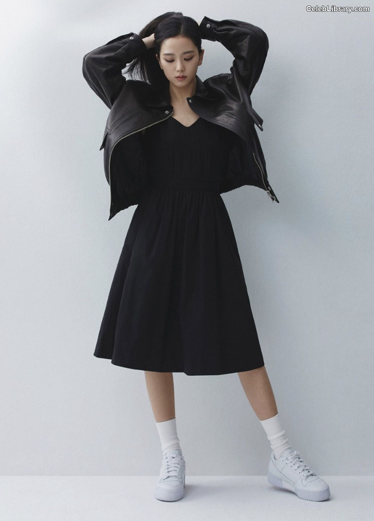 Jisoo  - BLΛƆKPIИK ( BLACKPINK ) photo 10 of 2451