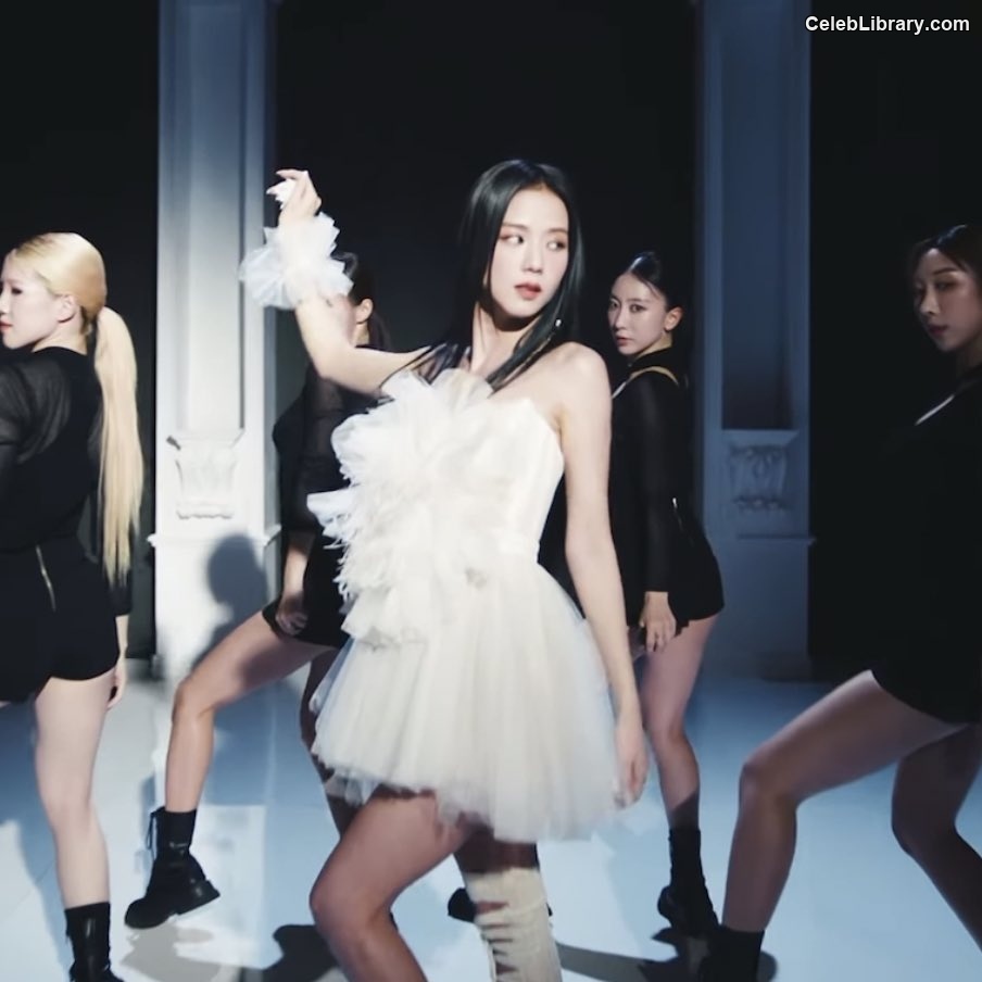 Jisoo  - BLΛƆKPIИK ( BLACKPINK ) photo 16 of 2451