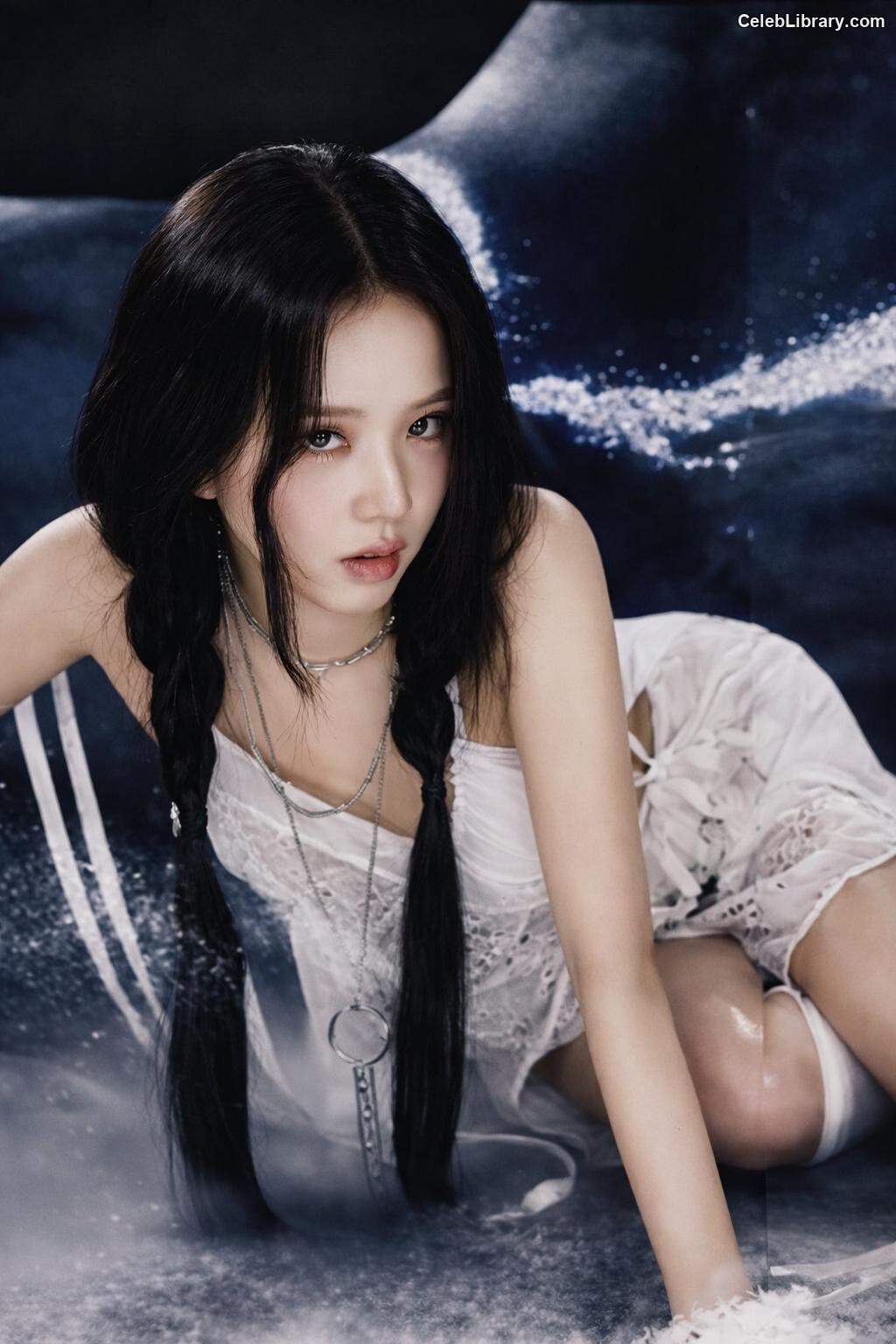Jisoo  - BLΛƆKPIИK ( BLACKPINK ) photo 11 of 2451