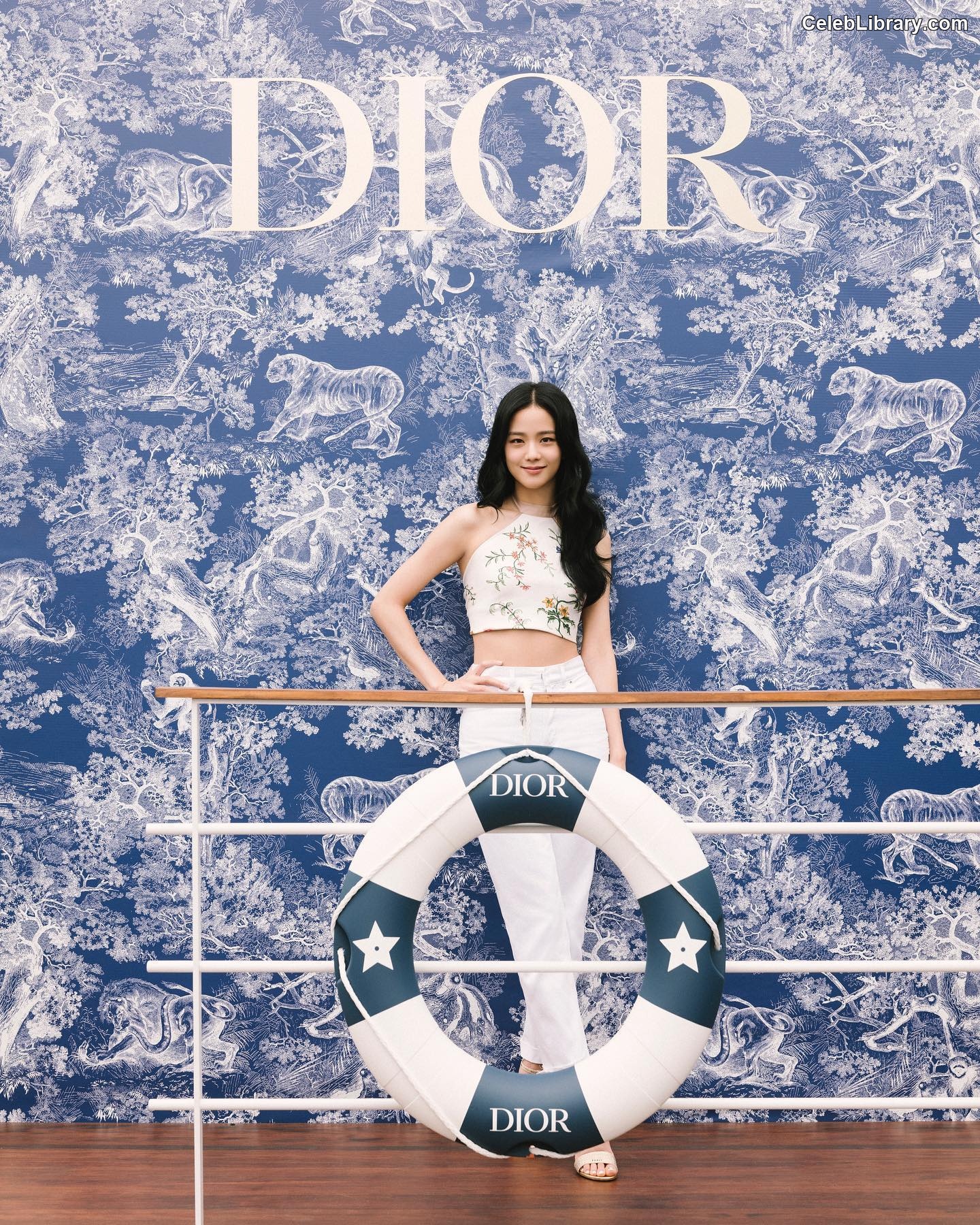 Jisoo  - BLΛƆKPIИK ( BLACKPINK ) photo 12 of 2451