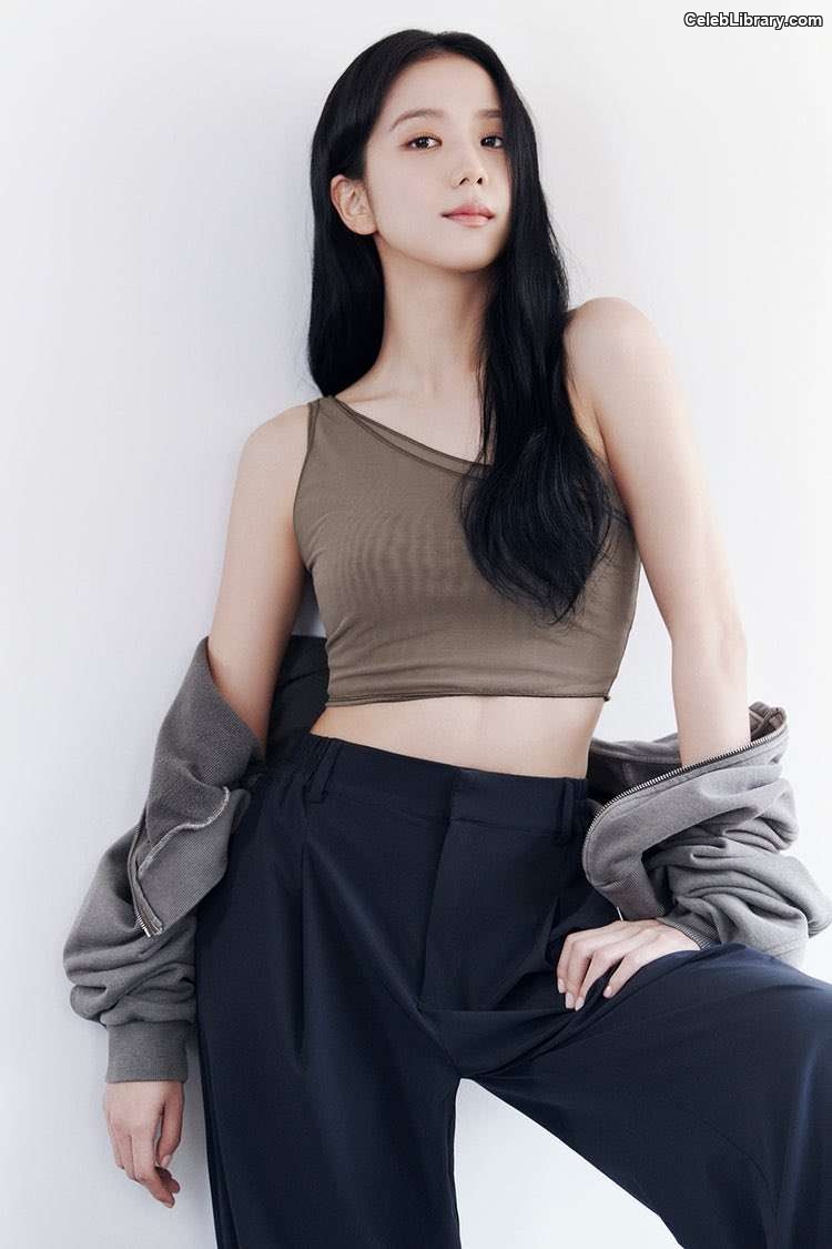 Jisoo  - BLΛƆKPIИK ( BLACKPINK ) photo 1 of 2451