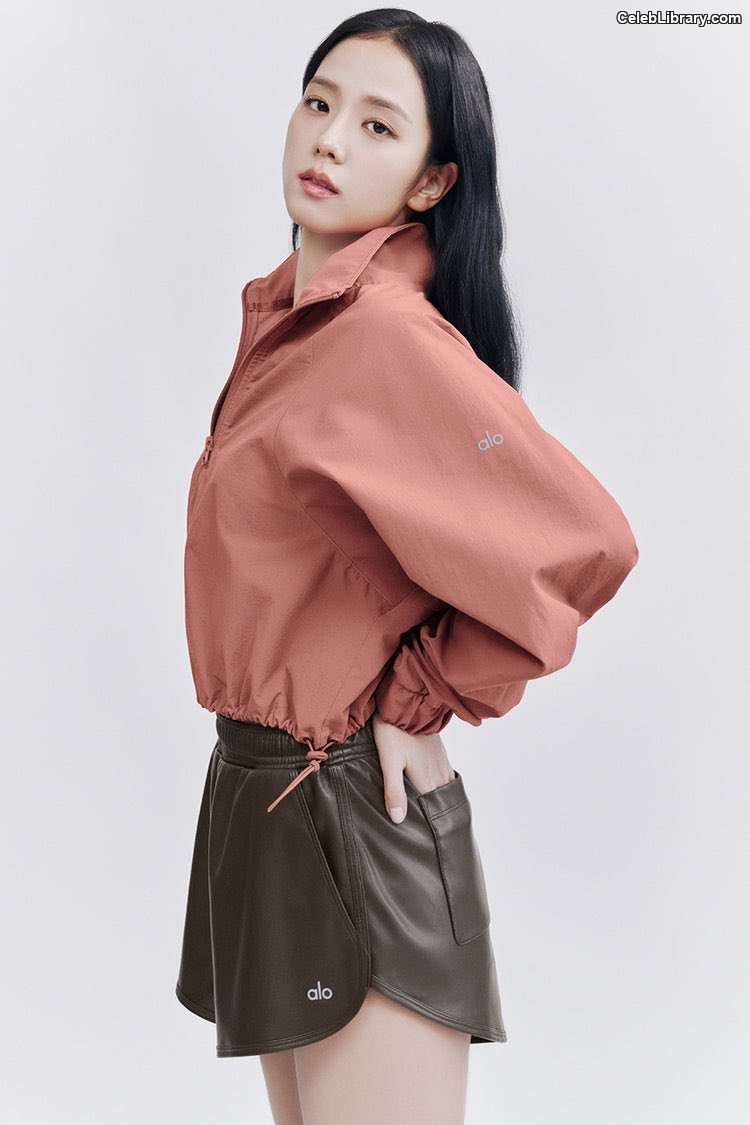 Jisoo  - BLΛƆKPIИK ( BLACKPINK ) photo 4 of 2451