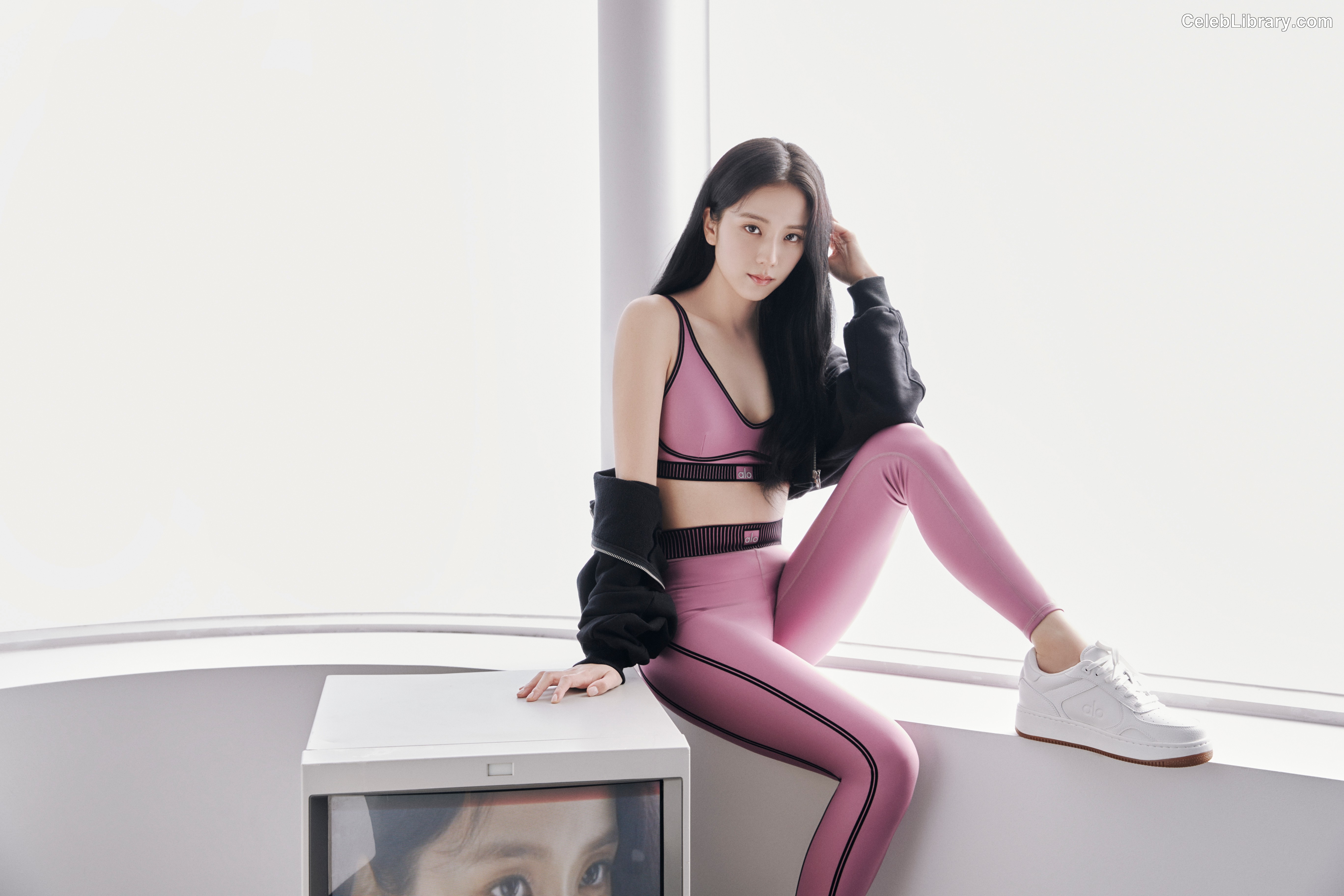 Jisoo  - BLΛƆKPIИK ( BLACKPINK ) photo 16 of 2451