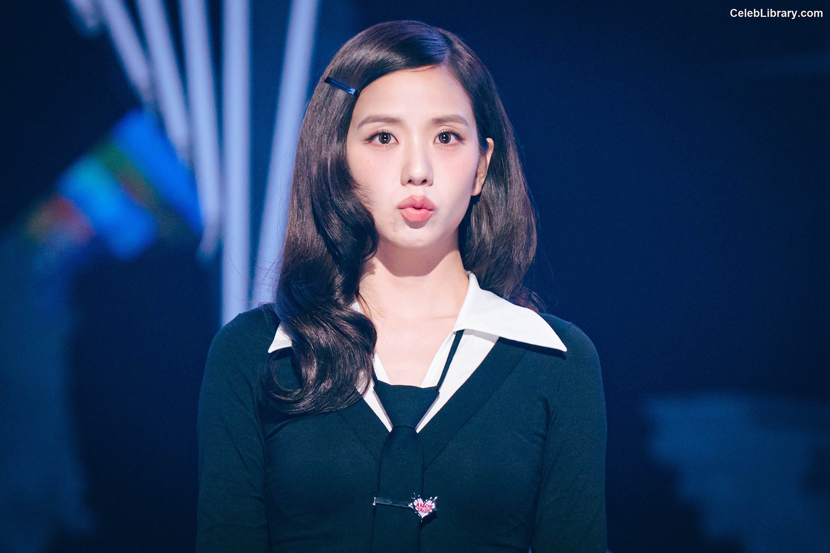 Jisoo  - BLΛƆKPIИK ( BLACKPINK ) photo 1 of 2451