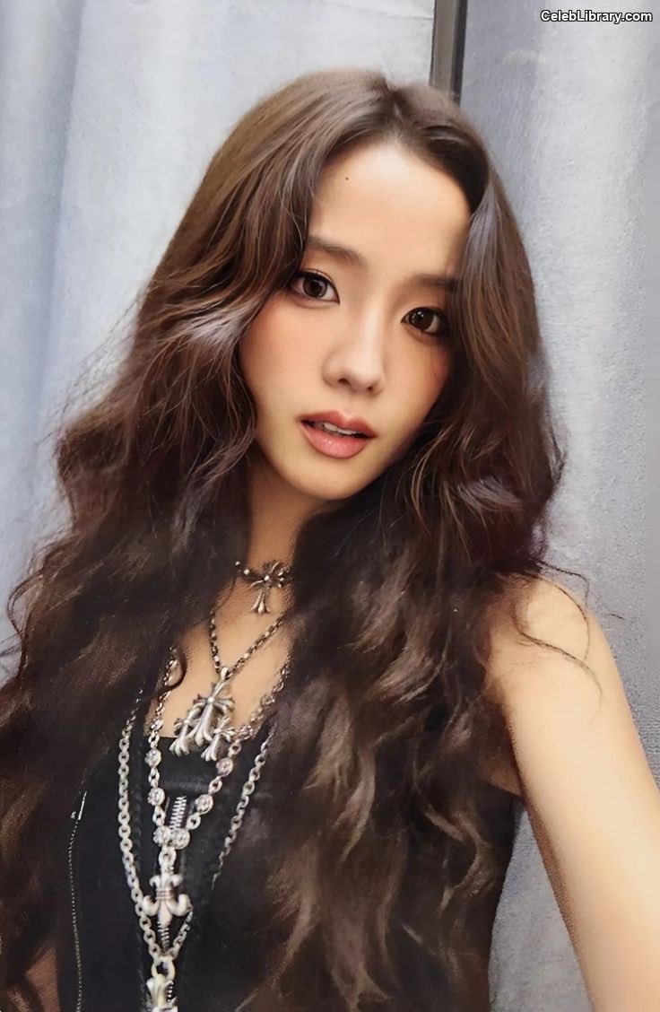Jisoo  - BLΛƆKPIИK ( BLACKPINK ) photo 22 of 2451