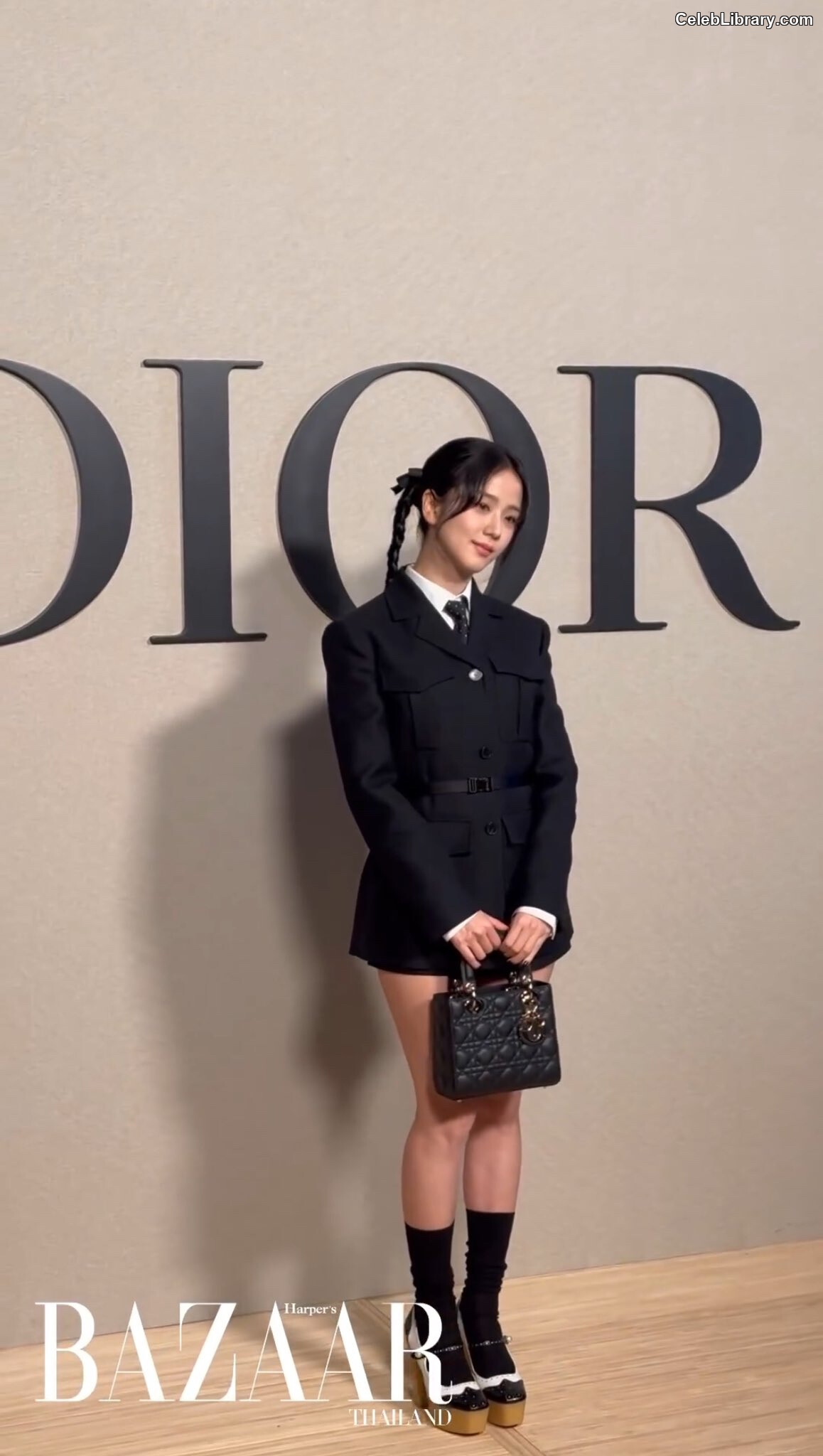 Jisoo  - BLΛƆKPIИK ( BLACKPINK ) photo 4 of 2451