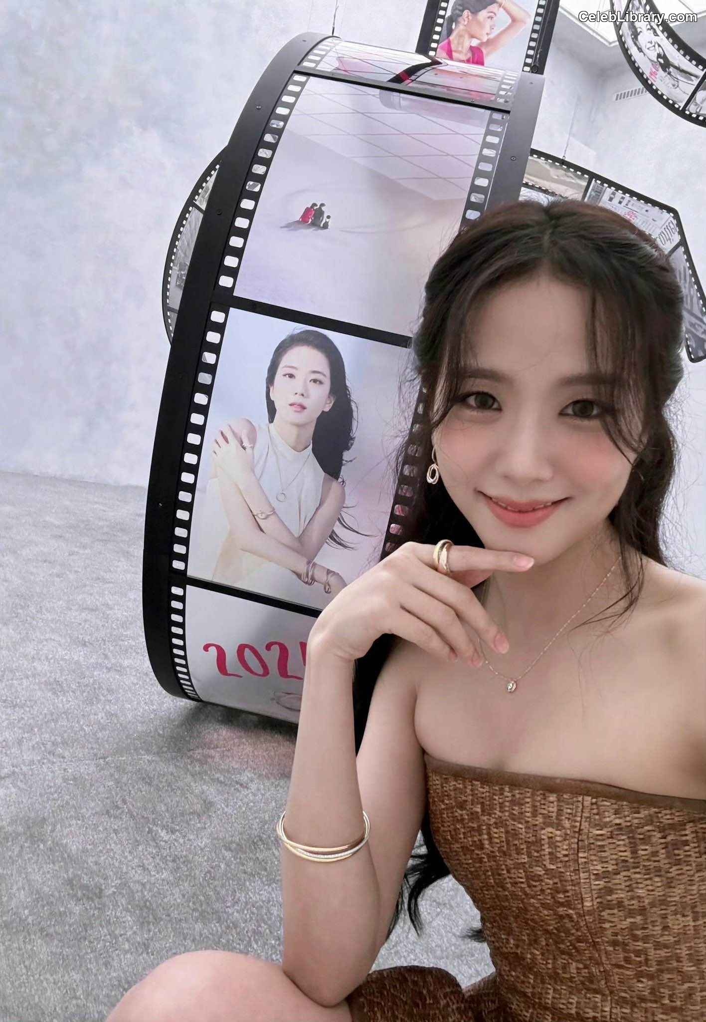 Jisoo  - BLΛƆKPIИK ( BLACKPINK ) photo 10 of 2451
