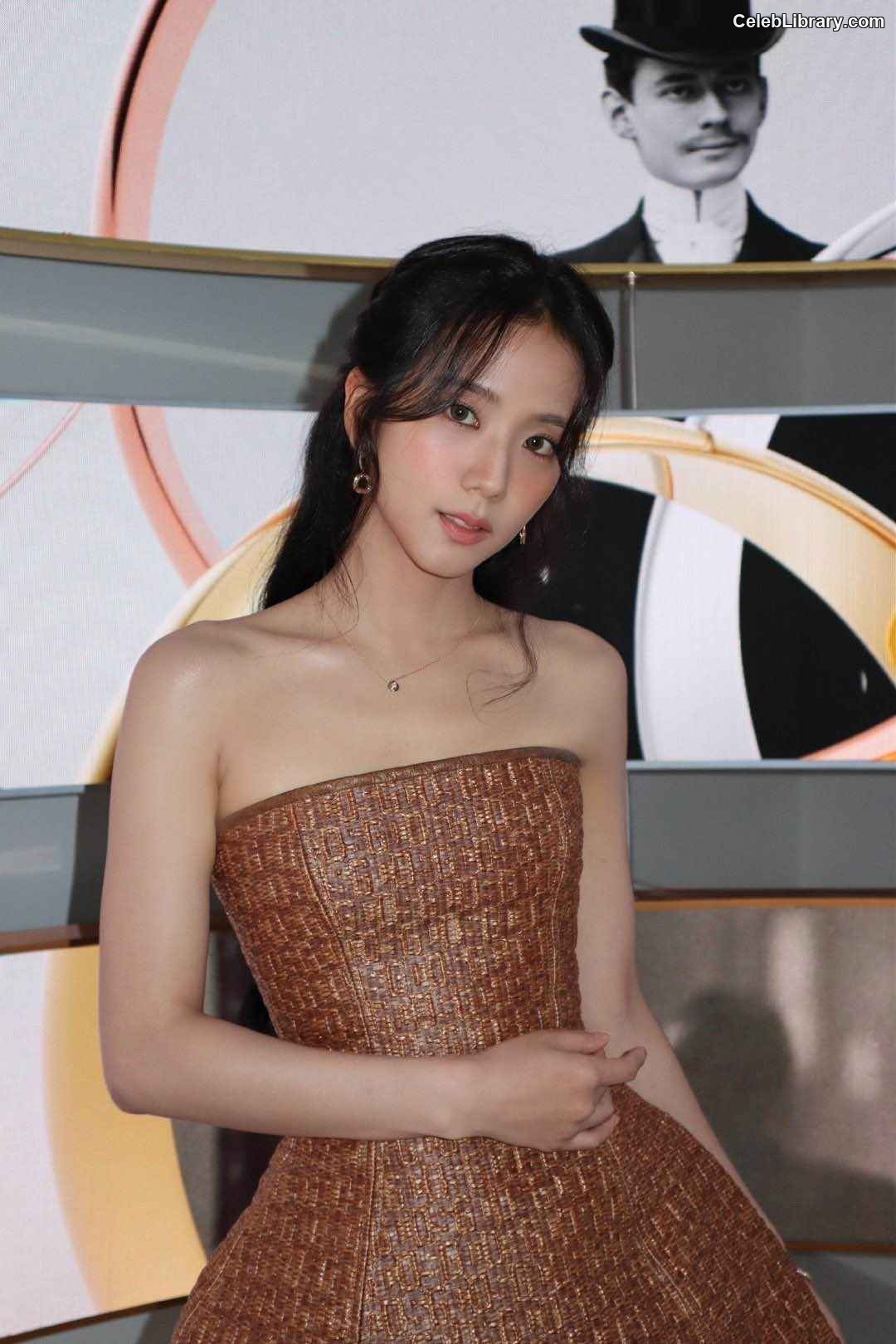 Jisoo  - BLΛƆKPIИK ( BLACKPINK ) photo 11 of 2451