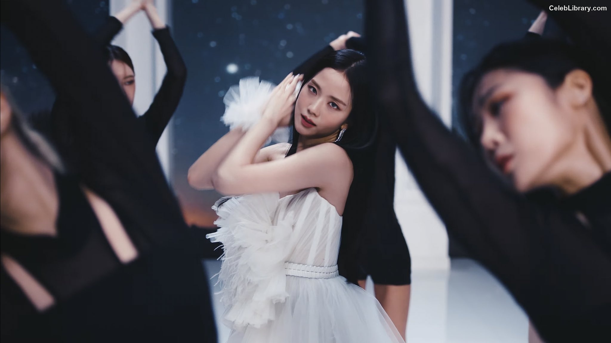 Jisoo  - BLΛƆKPIИK ( BLACKPINK ) photo 7 of 2451