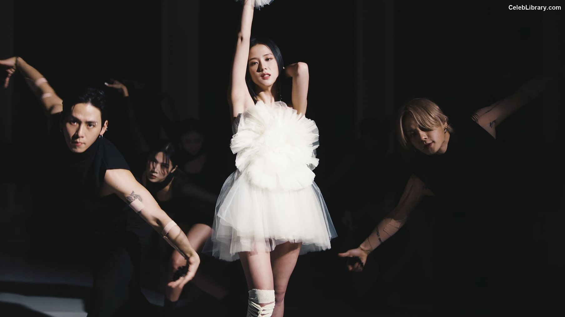 Jisoo  - BLΛƆKPIИK ( BLACKPINK ) photo 17 of 2451