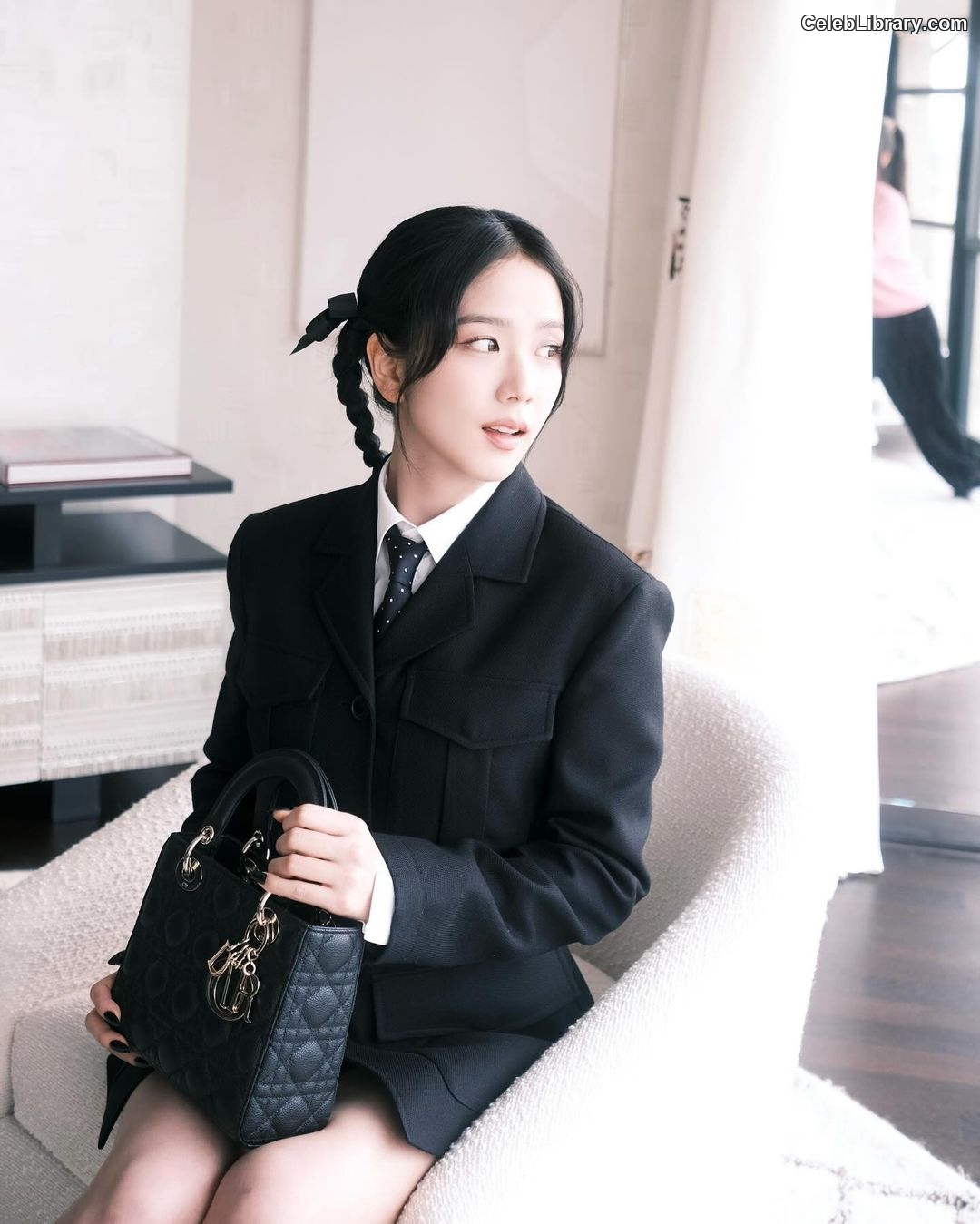 Jisoo  - BLΛƆKPIИK ( BLACKPINK ) photo 1 of 2451