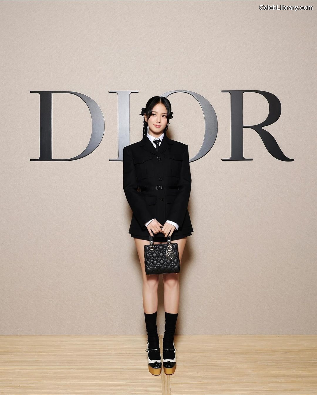 Jisoo  - BLΛƆKPIИK ( BLACKPINK ) photo 4 of 2451