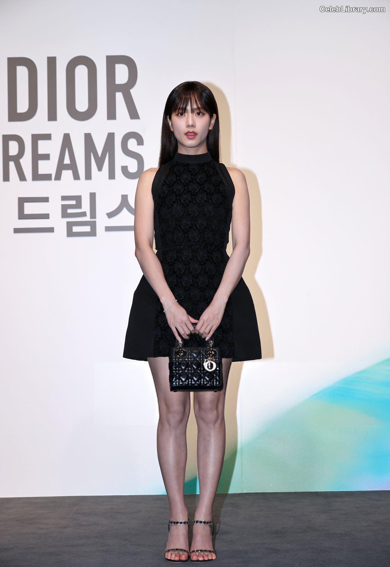 Jisoo  - BLΛƆKPIИK ( BLACKPINK ) photo 21 of 2451