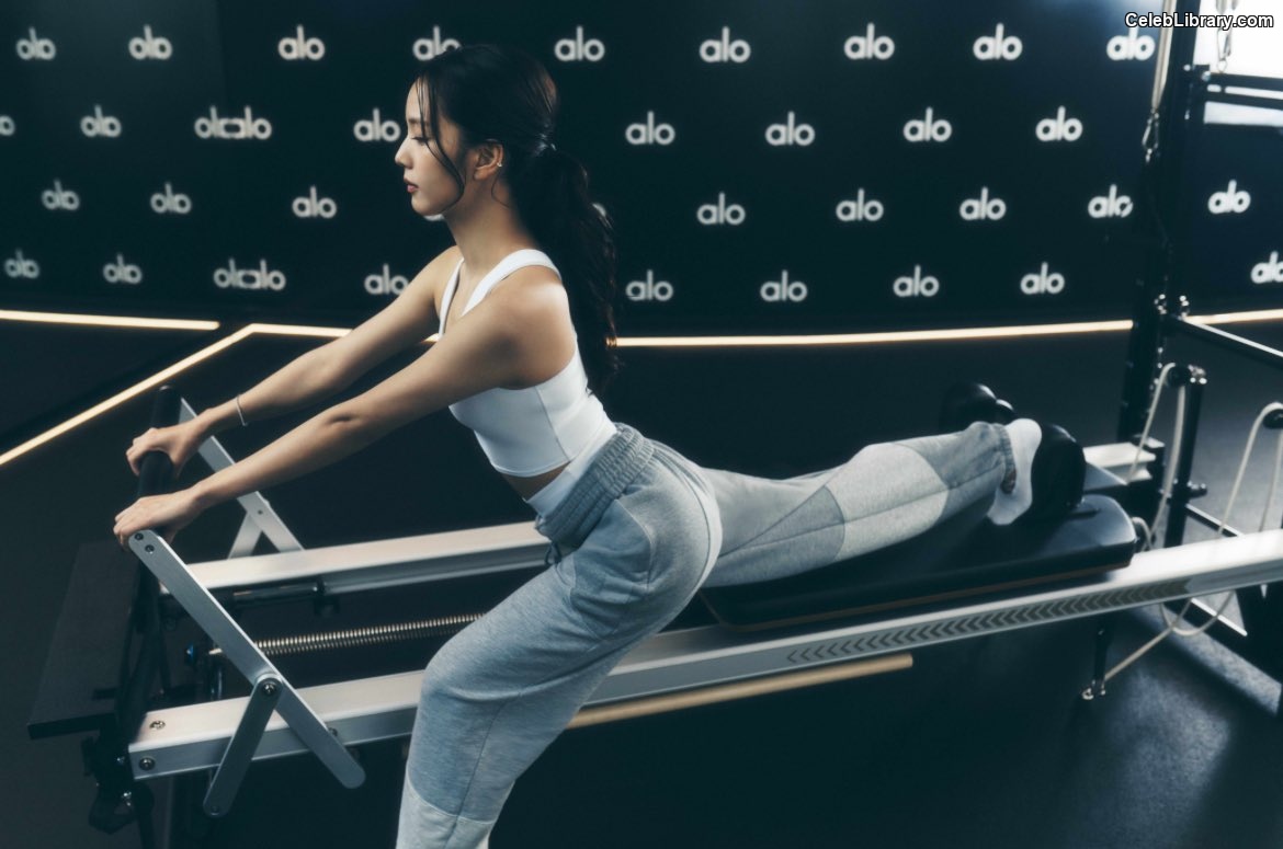 Jisoo  - BLΛƆKPIИK ( BLACKPINK ) photo 16 of 2451