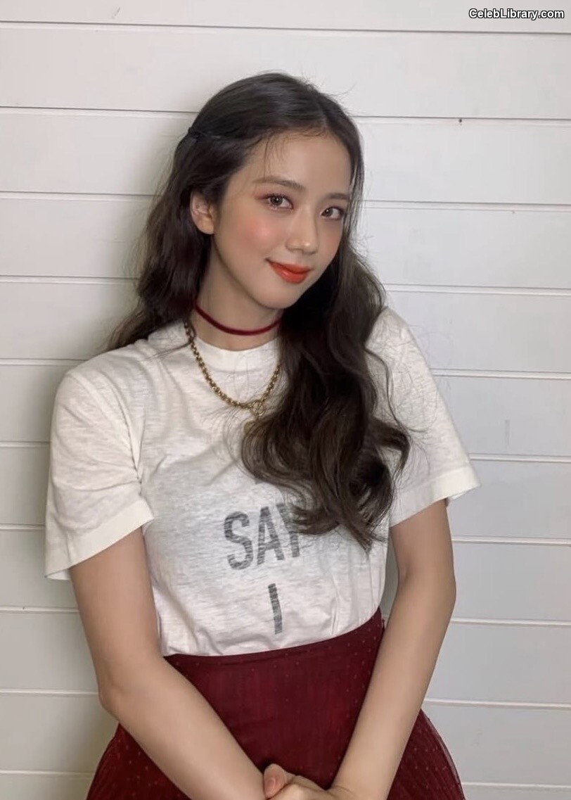 Jisoo  - BLΛƆKPIИK ( BLACKPINK ) photo 12 of 2451