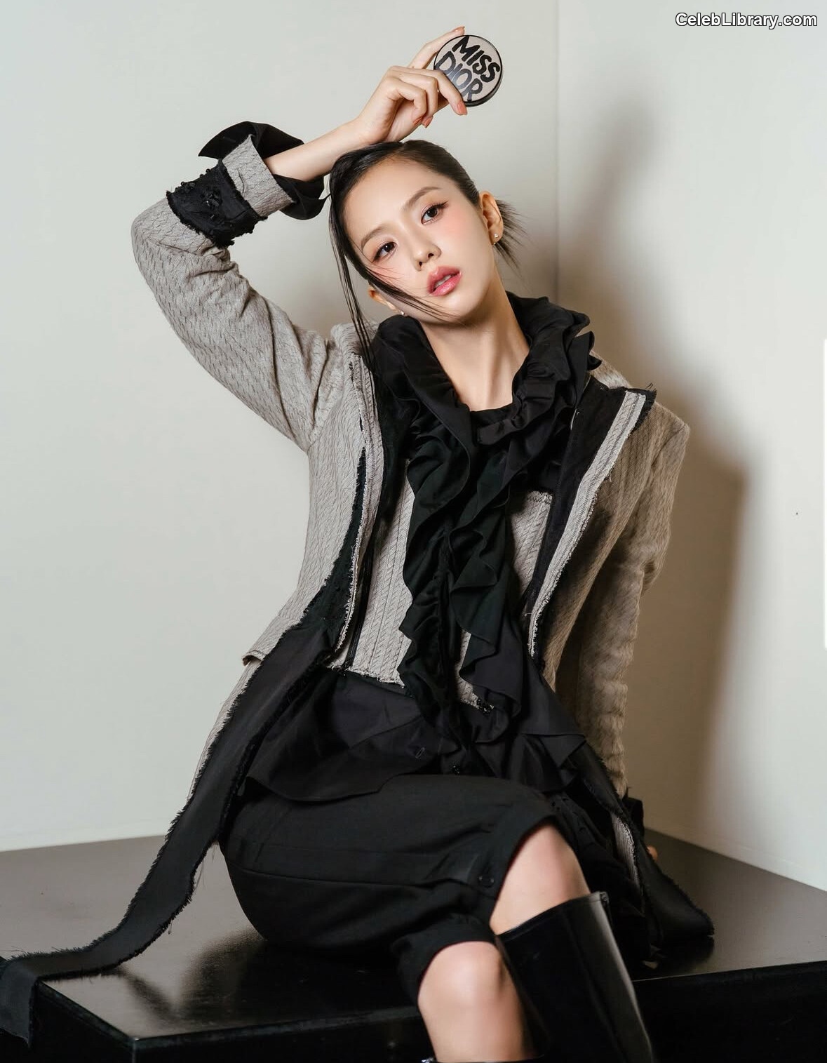 Jisoo  - BLΛƆKPIИK ( BLACKPINK ) photo 5 of 2451