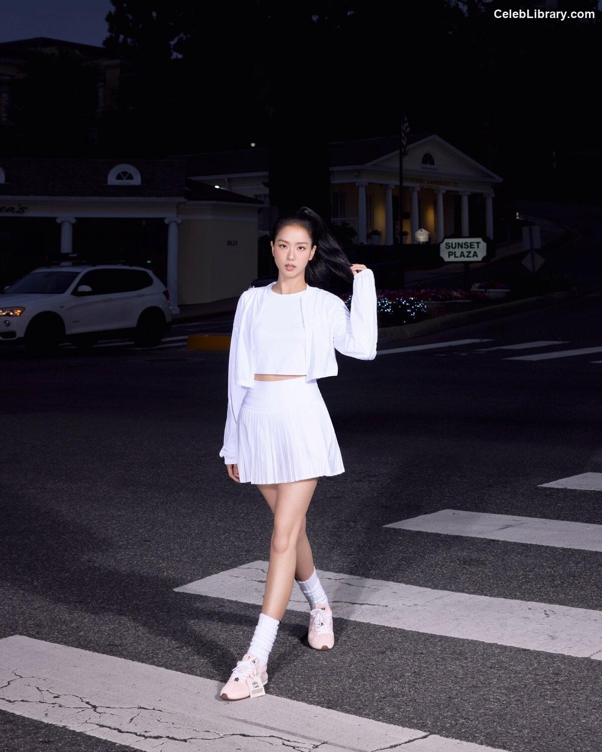 Jisoo  - BLΛƆKPIИK ( BLACKPINK ) photo 1 of 2451