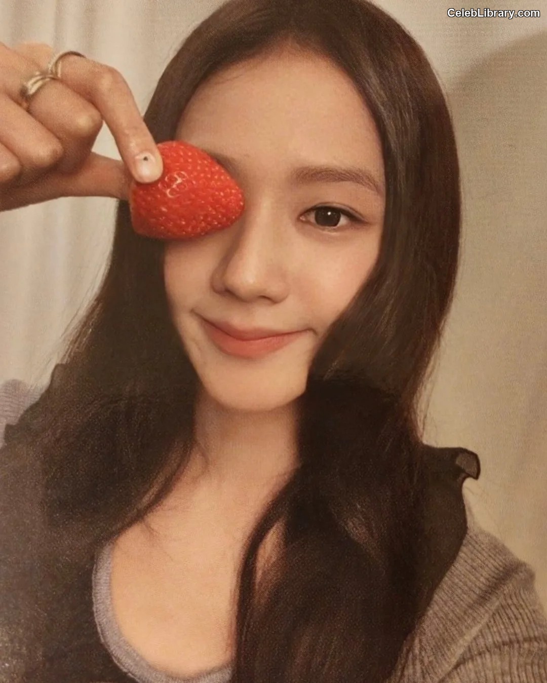 Jisoo  - BLΛƆKPIИK ( BLACKPINK ) photo 10 of 2451