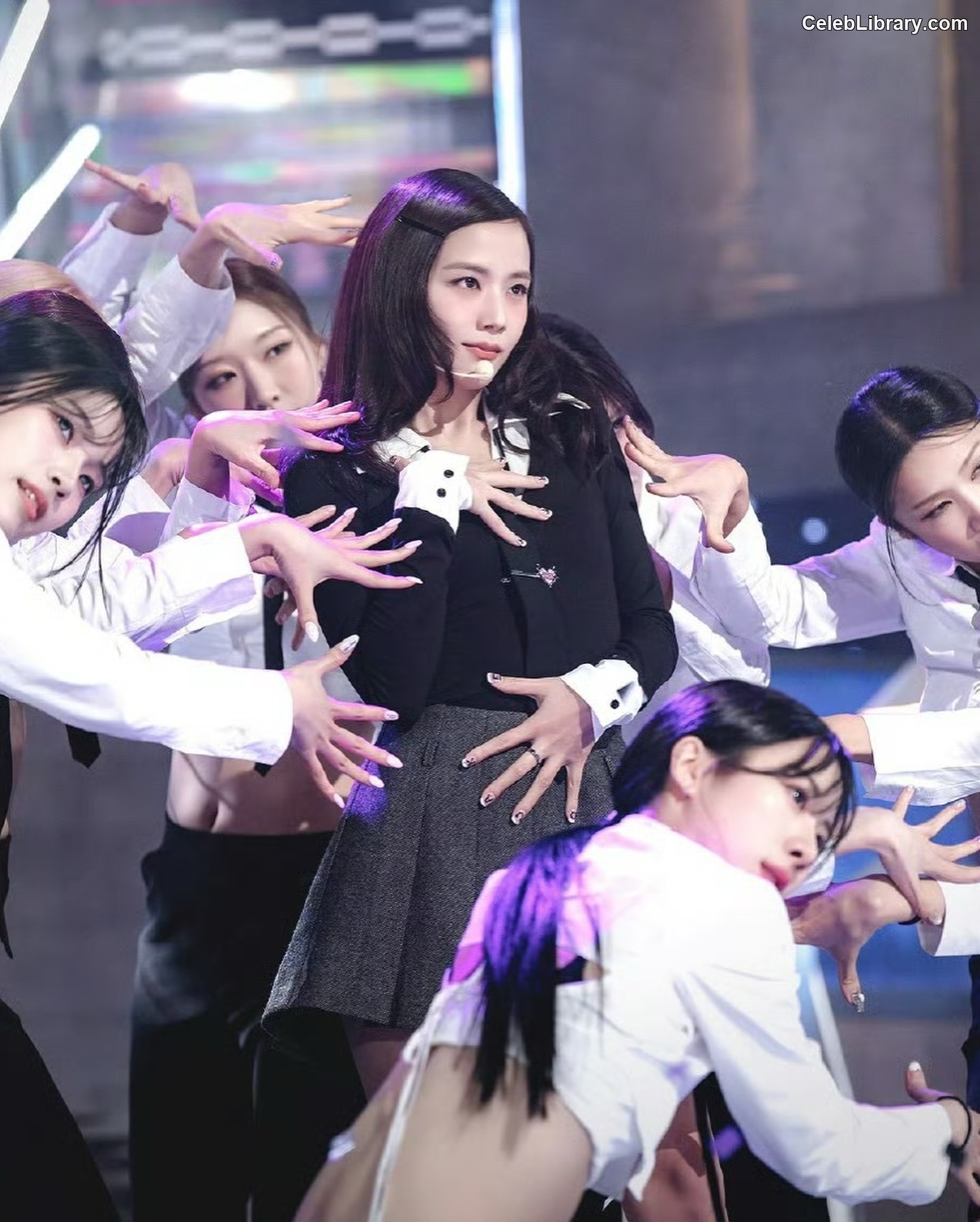 Jisoo  - BLΛƆKPIИK ( BLACKPINK ) photo 9 of 2451