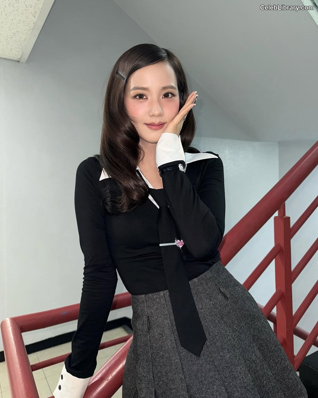 Jisoo  - BLΛƆKPIИK ( BLACKPINK ) photo 5 of 2451