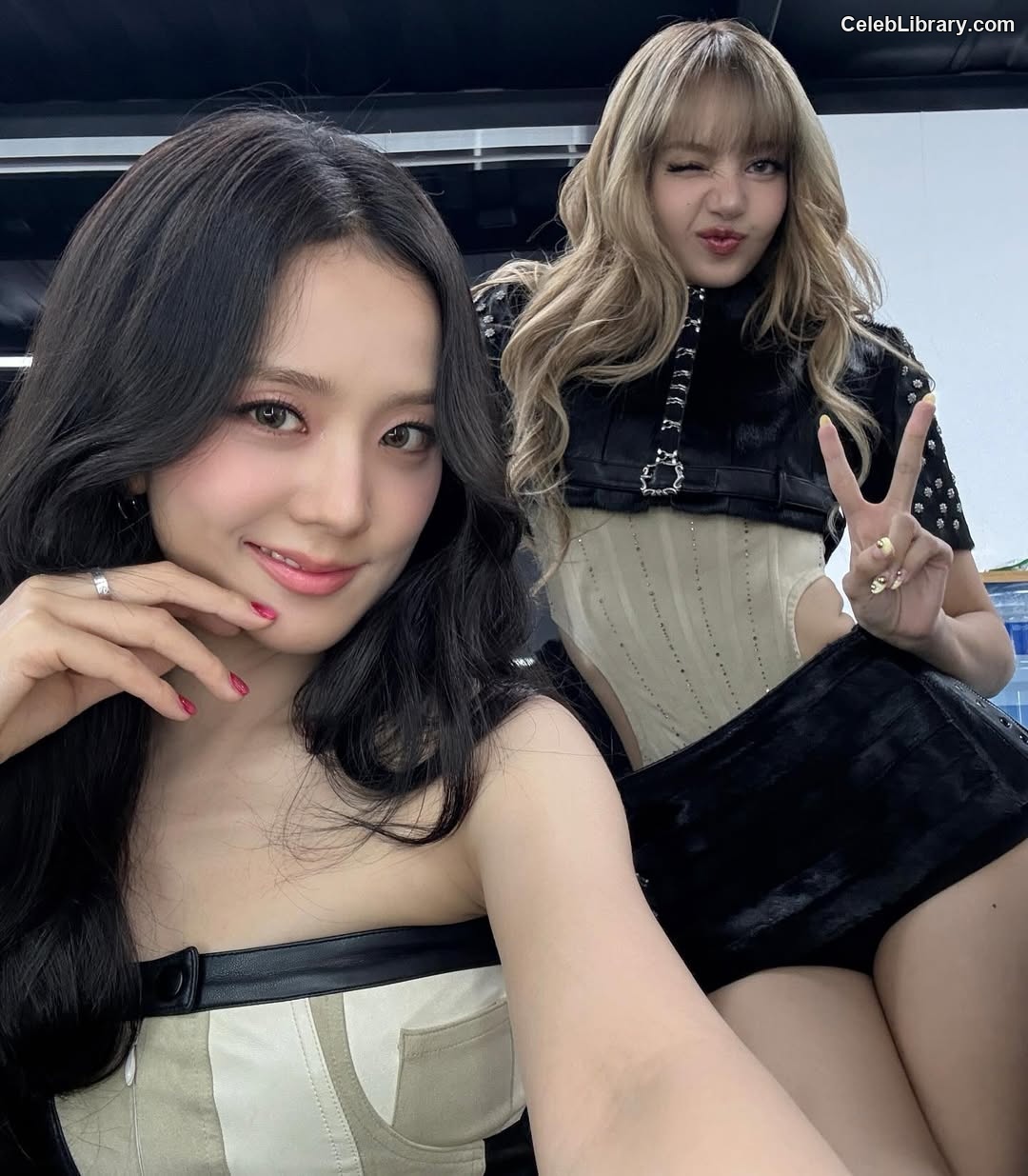 Jisoo  - BLΛƆKPIИK ( BLACKPINK ) photo 11 of 2451