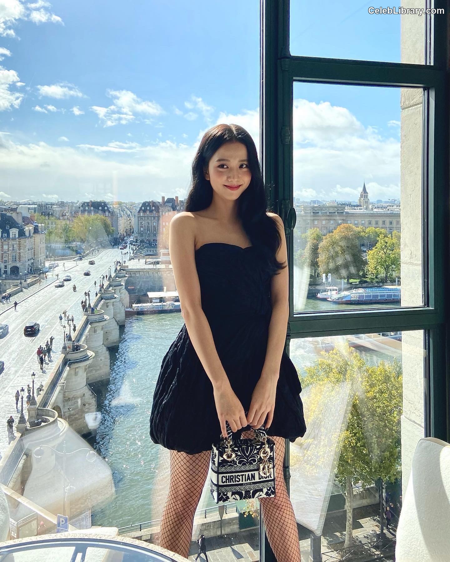 Jisoo  - BLΛƆKPIИK ( BLACKPINK ) photo 11 of 2451