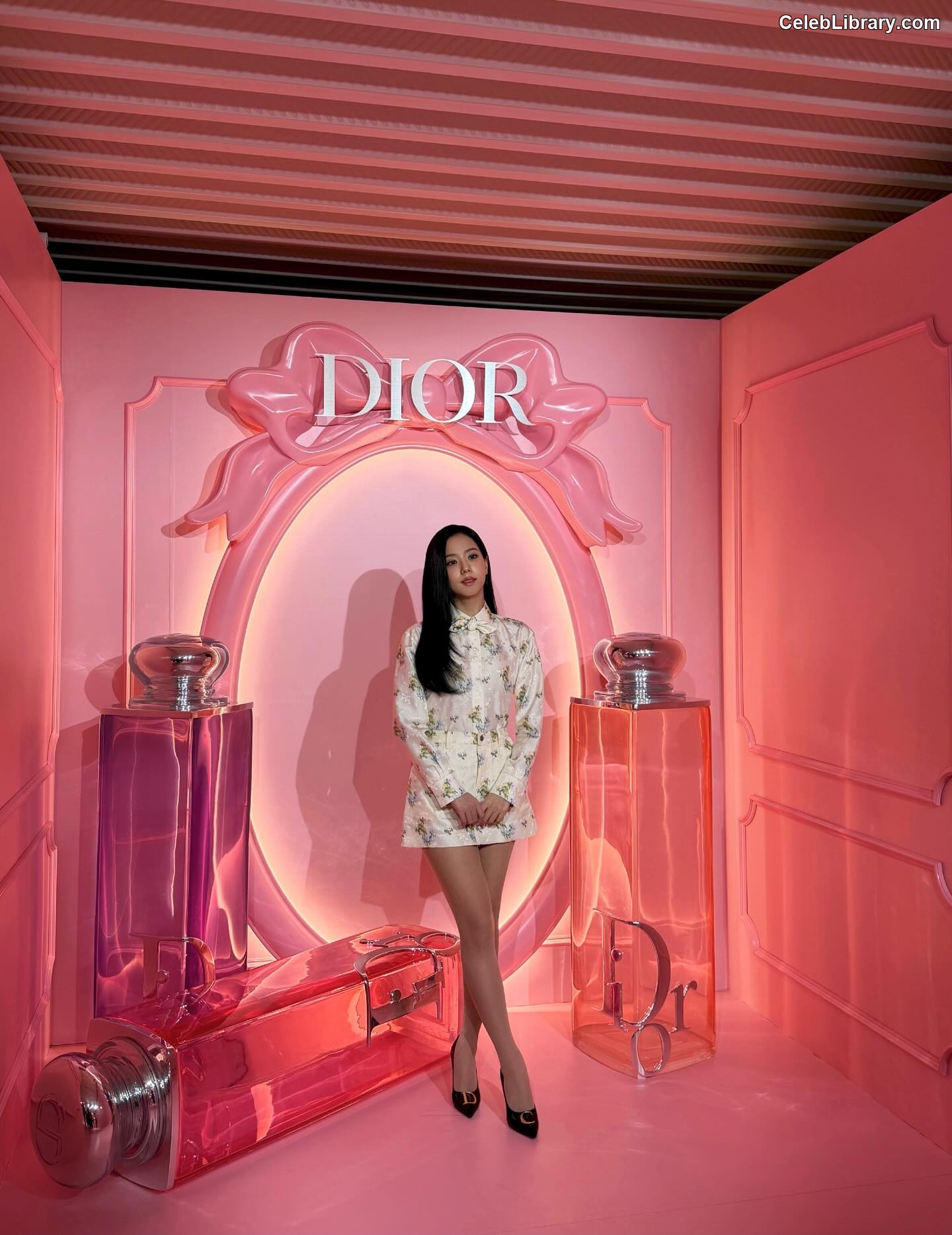 Jisoo  - BLΛƆKPIИK ( BLACKPINK ) photo 3 of 2451