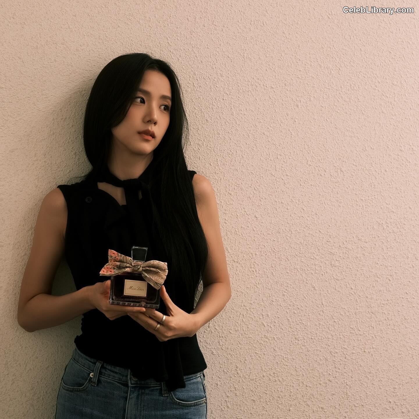 Jisoo  - BLΛƆKPIИK ( BLACKPINK ) photo 5 of 2451