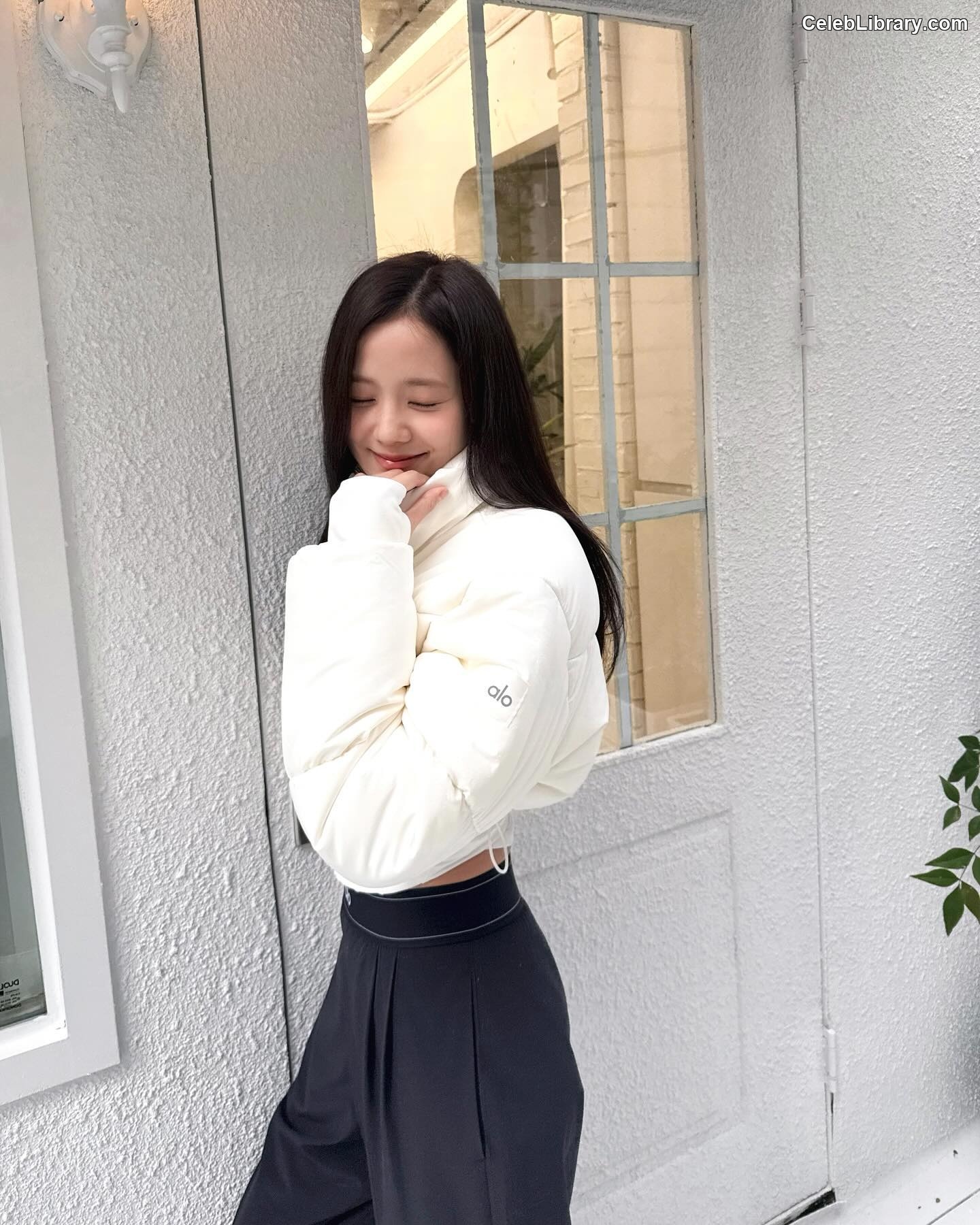 Jisoo  - BLΛƆKPIИK ( BLACKPINK ) photo 20 of 2451