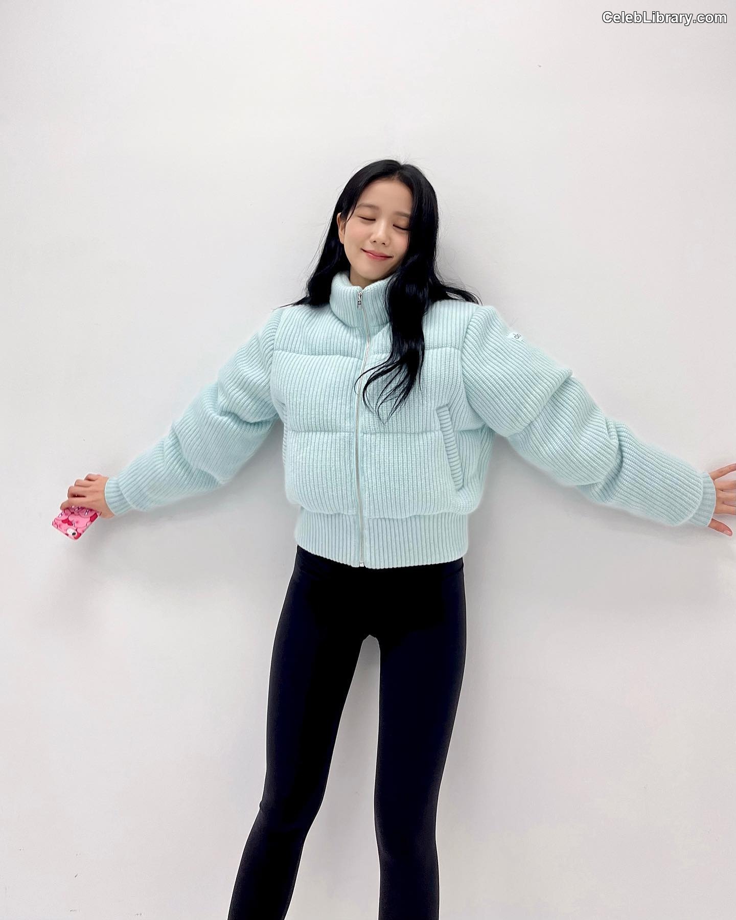 Jisoo  - BLΛƆKPIИK ( BLACKPINK ) photo 10 of 2451